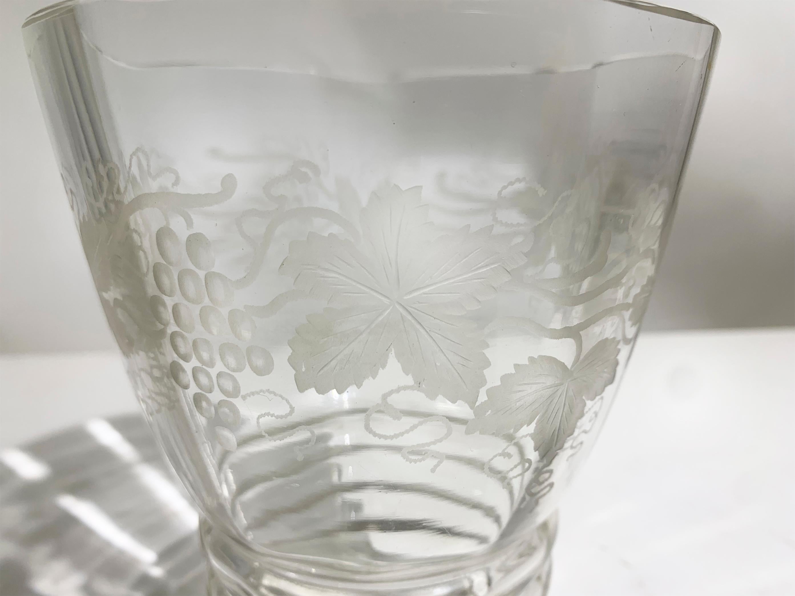 Mid 20th Century Etched Crystal Glass Vase  For Sale 2