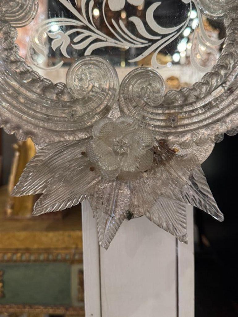 italien Miroir vénitien gravé du milieu du 20e siècle en vente