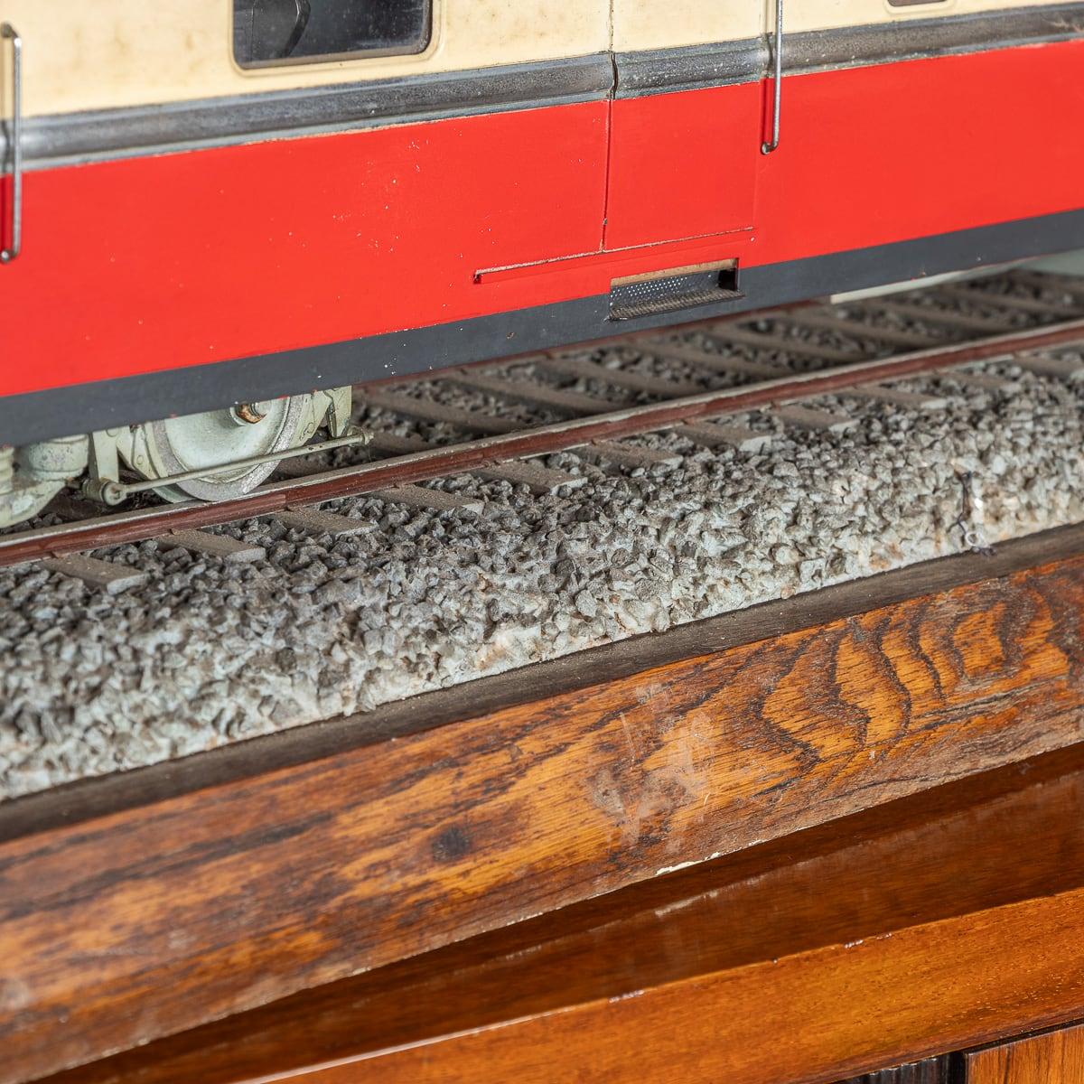 Modellino della metà del 20° secolo del Trans Europ Express c.1960 in vendita 2