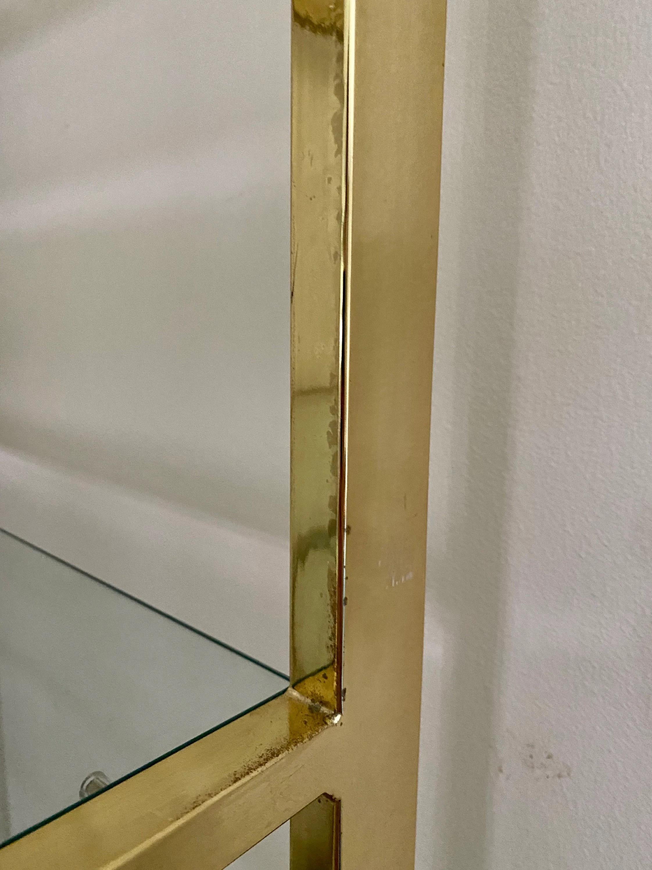 Ausziehbare Dia-Messing-Etagere aus der Mitte des 20. Jahrhunderts im Stil von Milo Baughman im Angebot 1