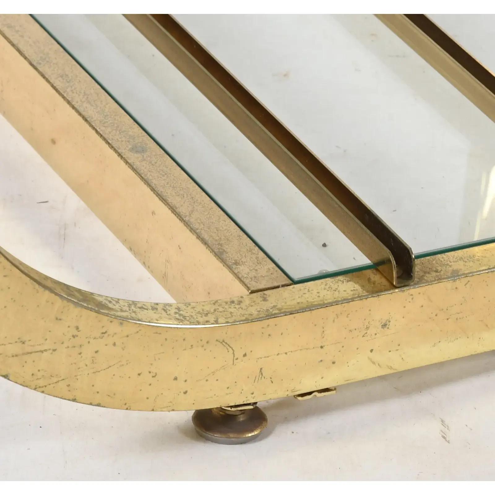 Fine XX secolo Etagere espandibile in ottone Dia della metà del XX secolo nello stile di Milo Baughman in vendita