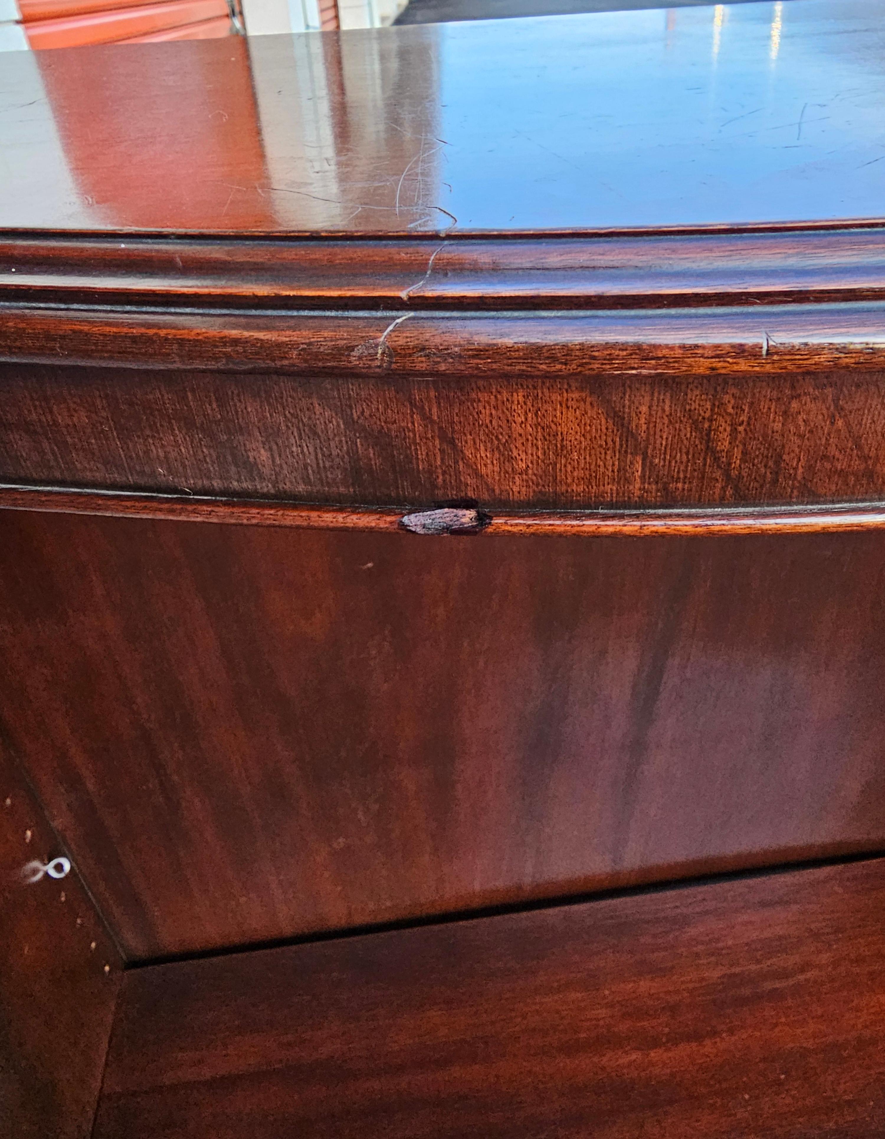 Mid-20th Century Federal Style Solid Mahogany Medium Size Serpentine Bookcase For Sale 8