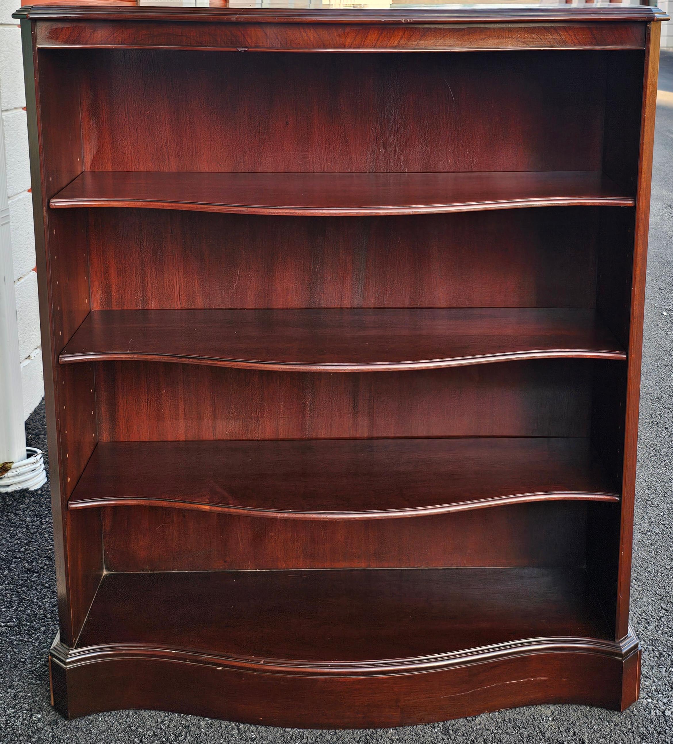Mid-20th Century Federal Style Solid Mahogany Medium Size Serpentine Bookcase For Sale 2