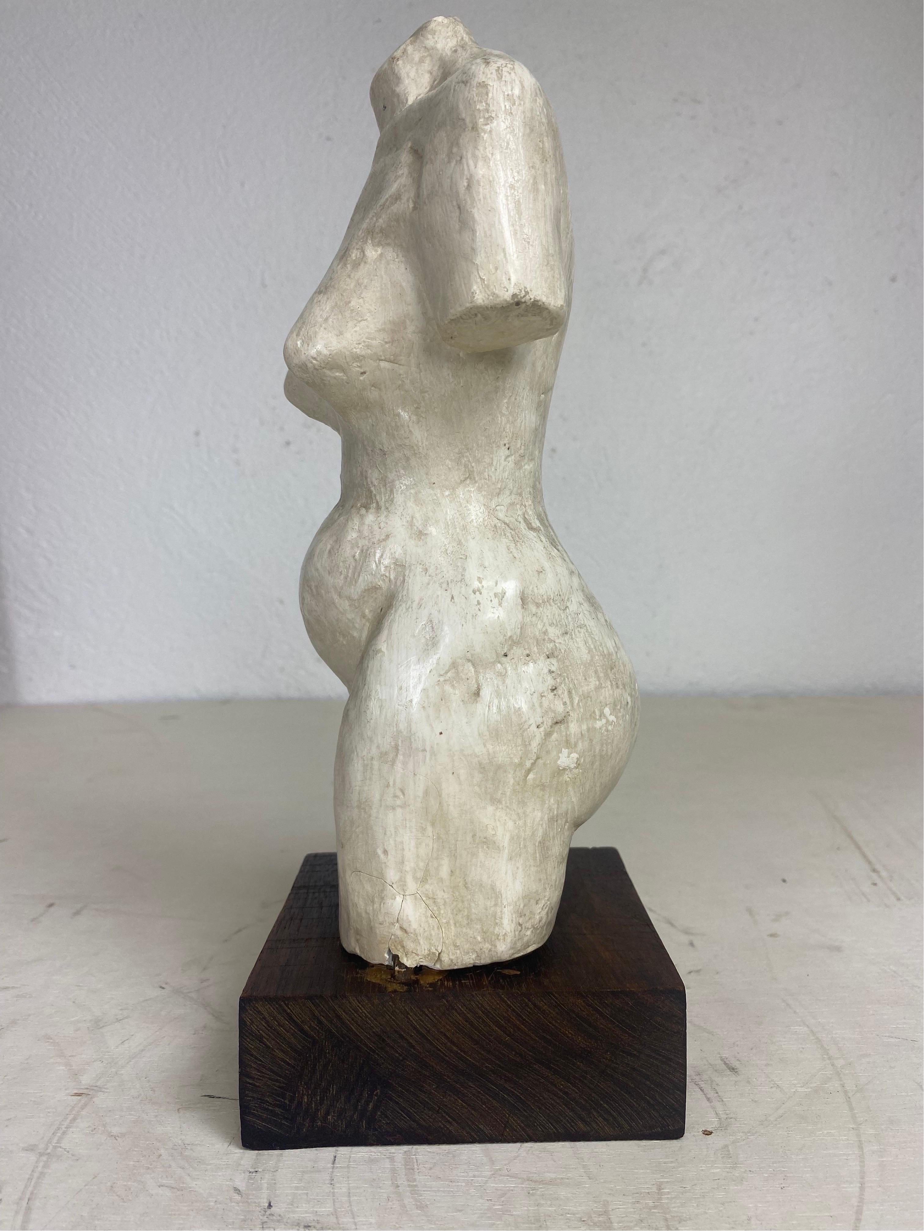 Mid-20th century female nude study plaster sculpture In Good Condition In Allentown, PA