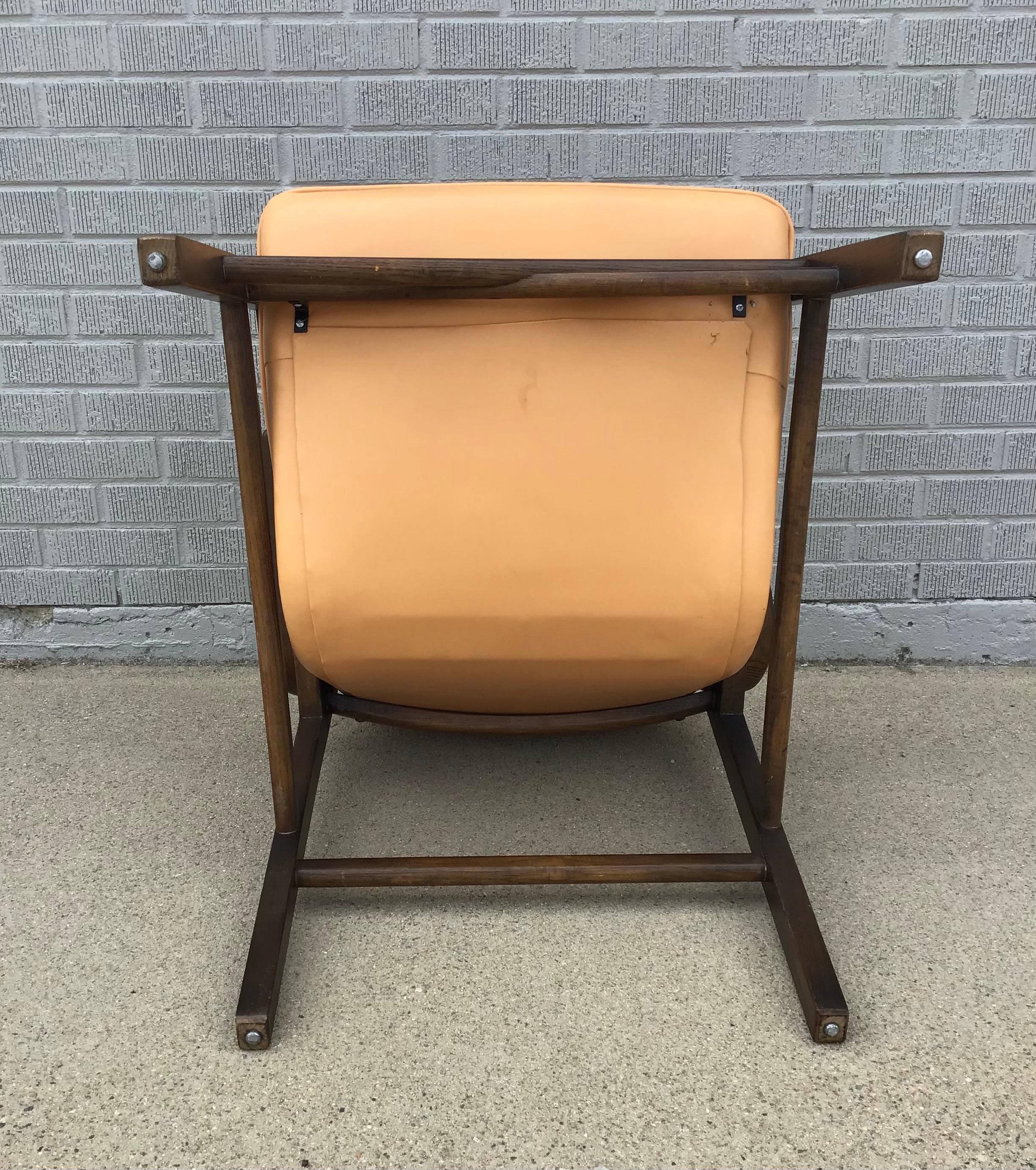 Chaise de cheminée du milieu du 20e siècle attribuée à Tove & Edvard Kindt-Larsen en vente 3