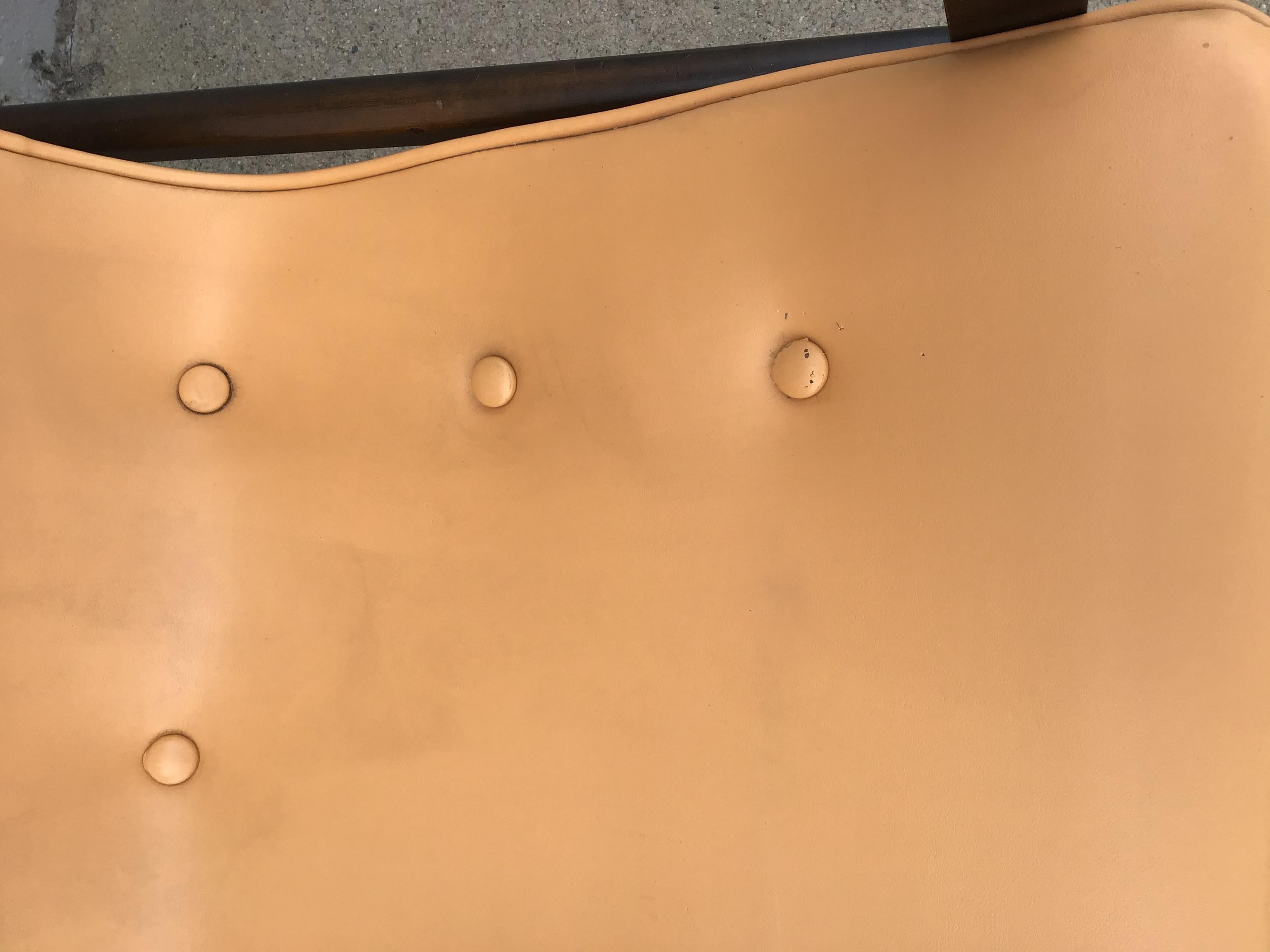 Chaise de cheminée du milieu du 20e siècle attribuée à Tove & Edvard Kindt-Larsen en vente 5