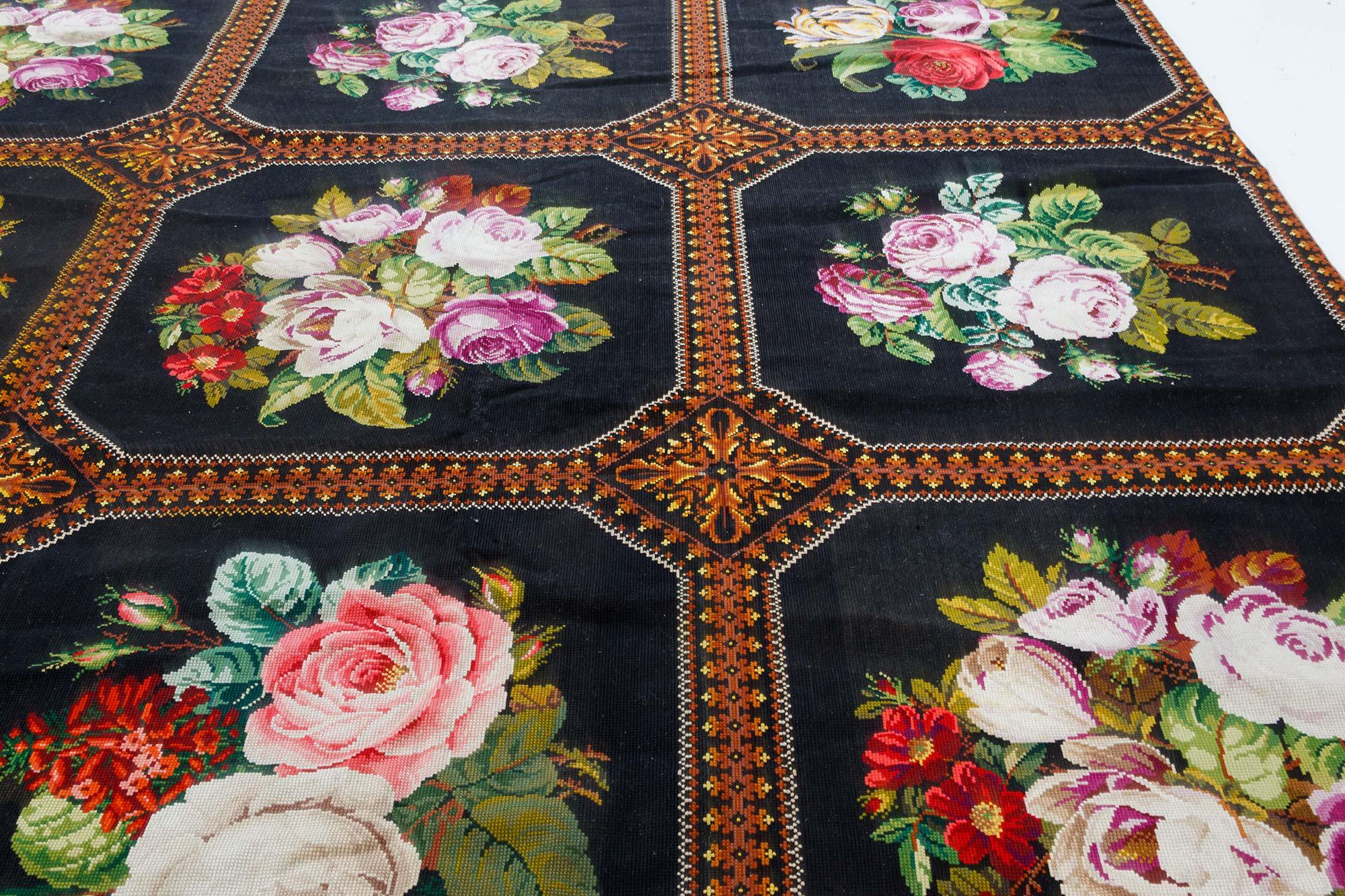 Mid-20th Century Floral Needlework Rug In Good Condition For Sale In New York, NY