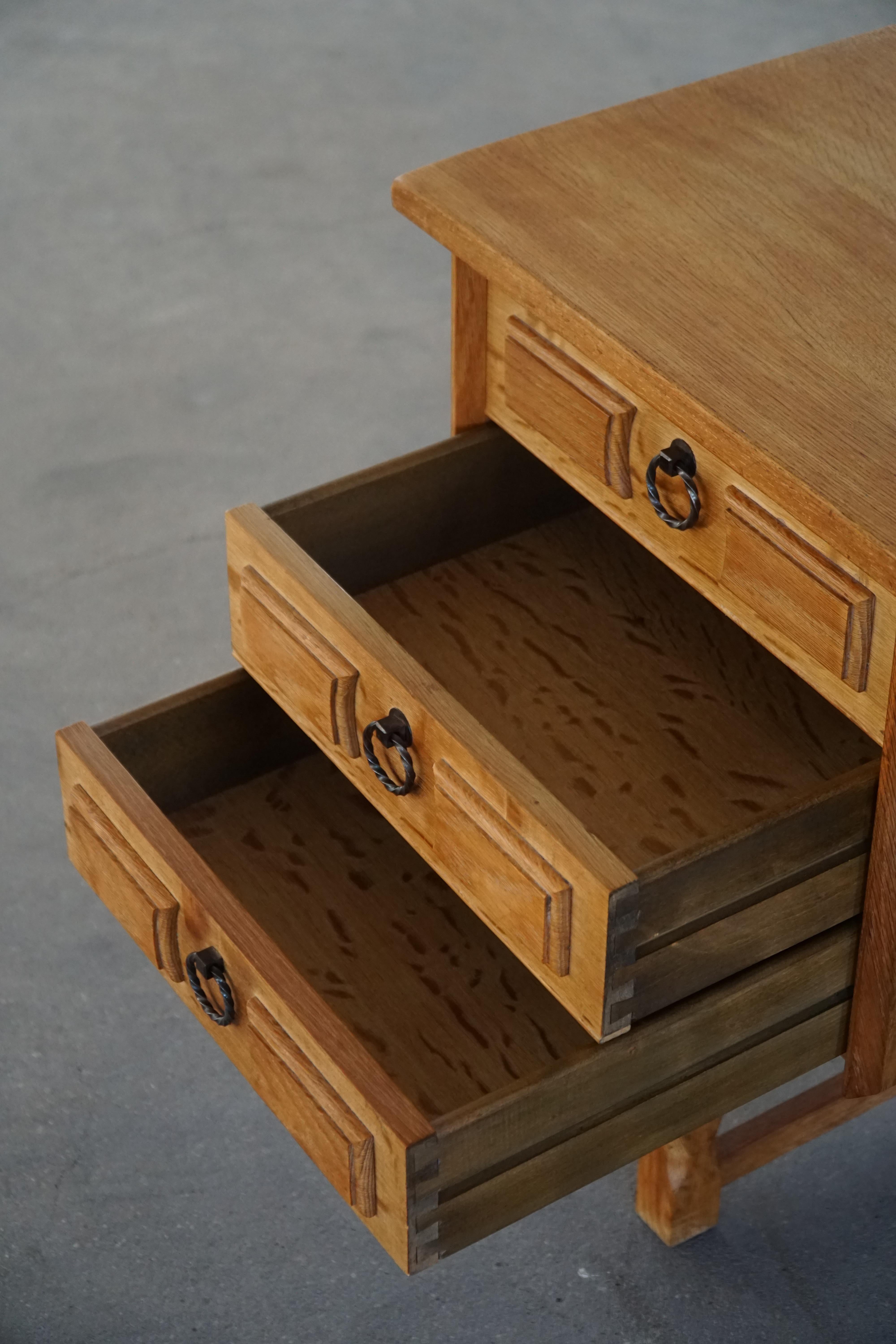 Mid-20th Century, Freestanding Oak Desk by Henning Kjærnulf, Denmark, 1960s For Sale 5