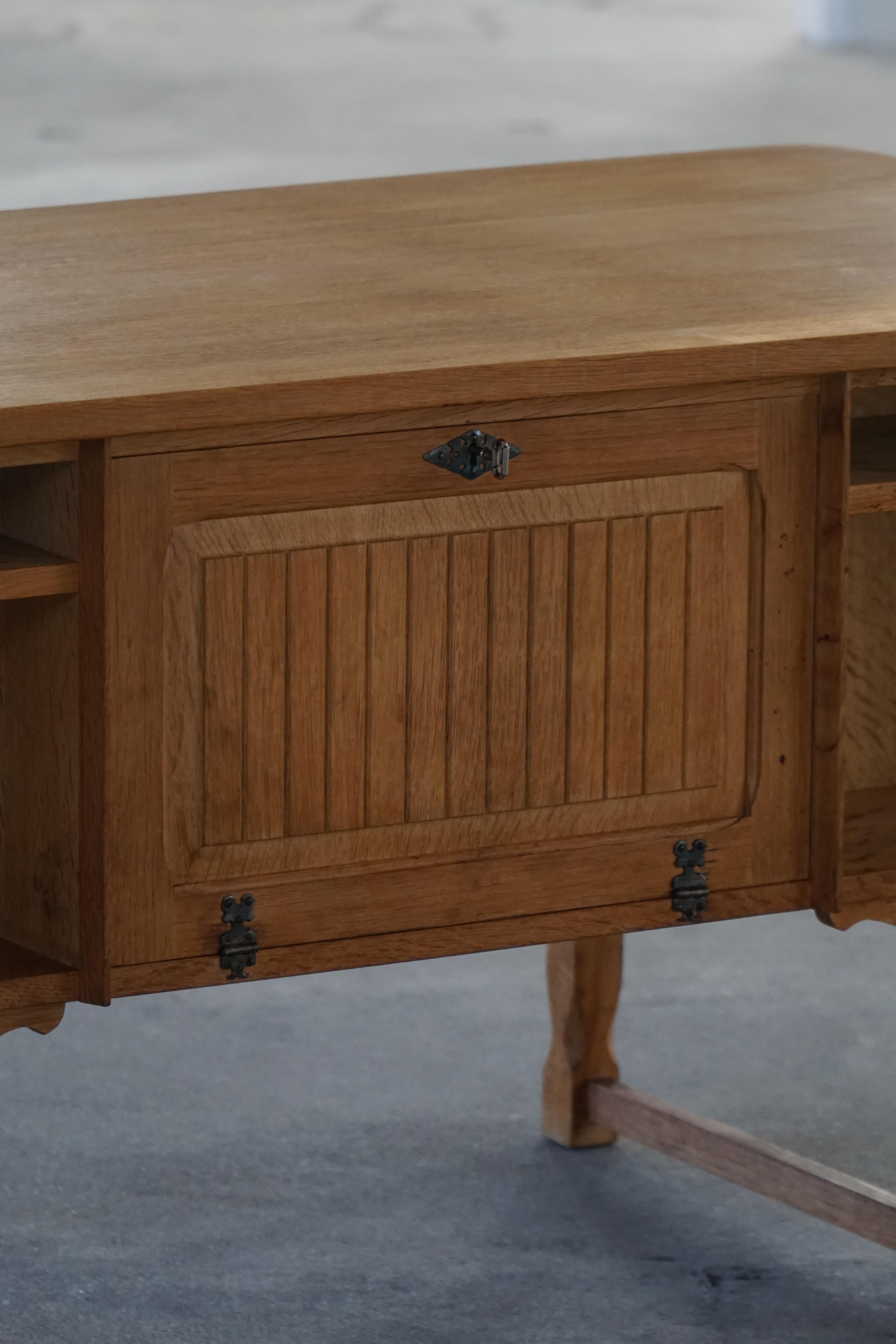Mid-20th Century, Freestanding Oak Desk by Henning Kjærnulf, Denmark, 1960s For Sale 3