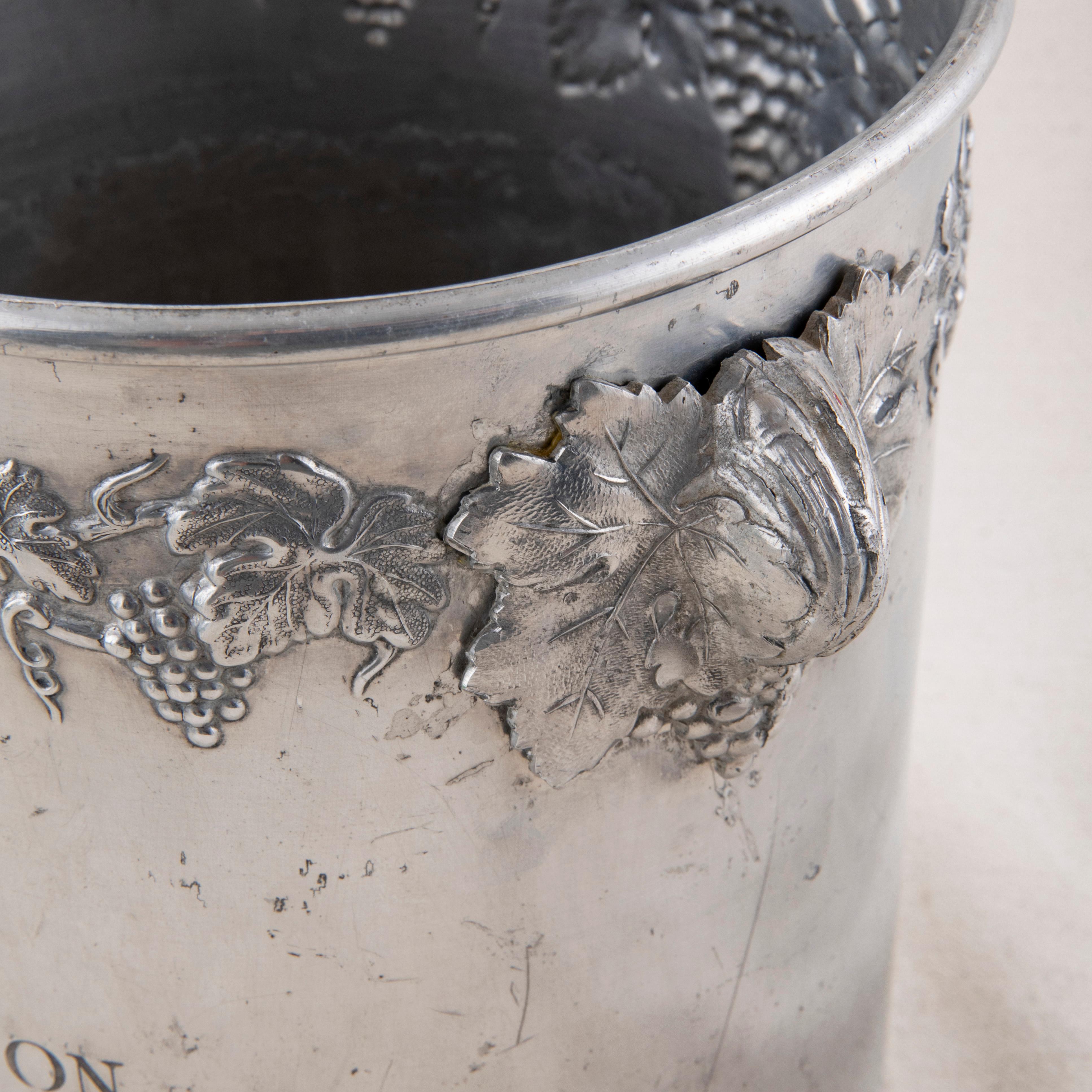 Cubitera o cubo de hielo Moet & Chandon de aluminio francés de mediados del siglo XX en venta 4