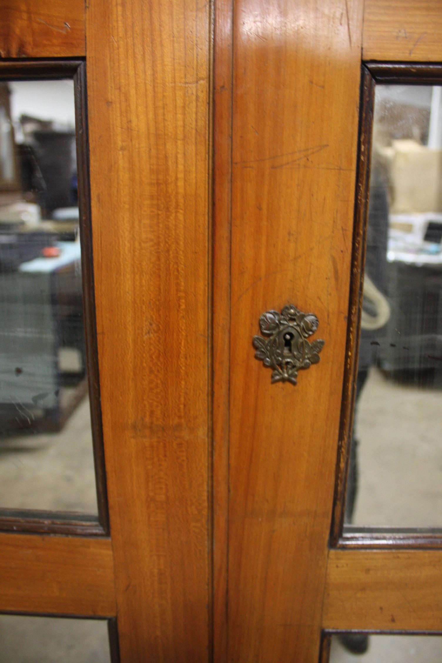 Mid-20th Century French Armoire In Good Condition In Stockbridge, GA