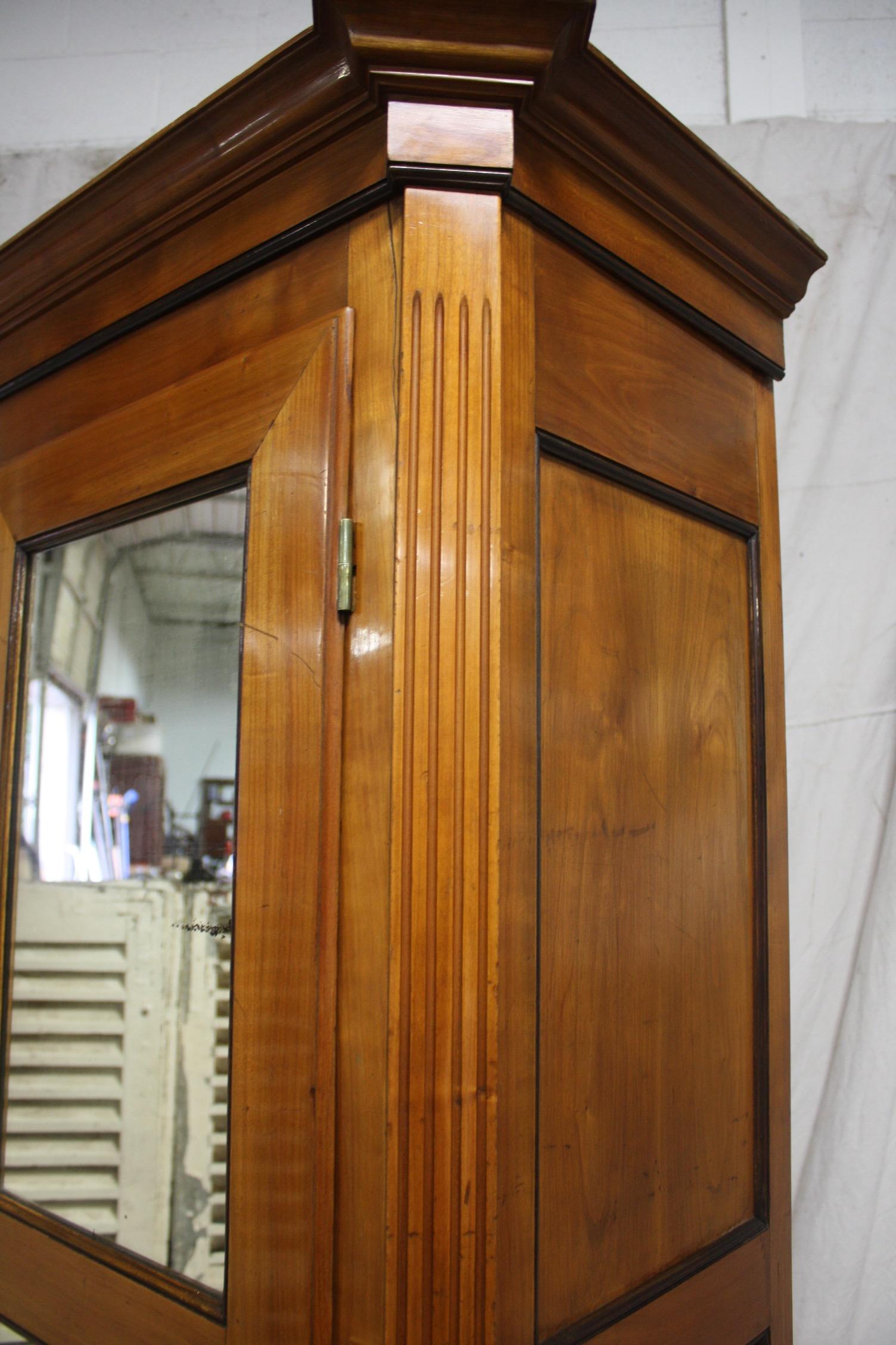 Mid-20th Century French Armoire 2