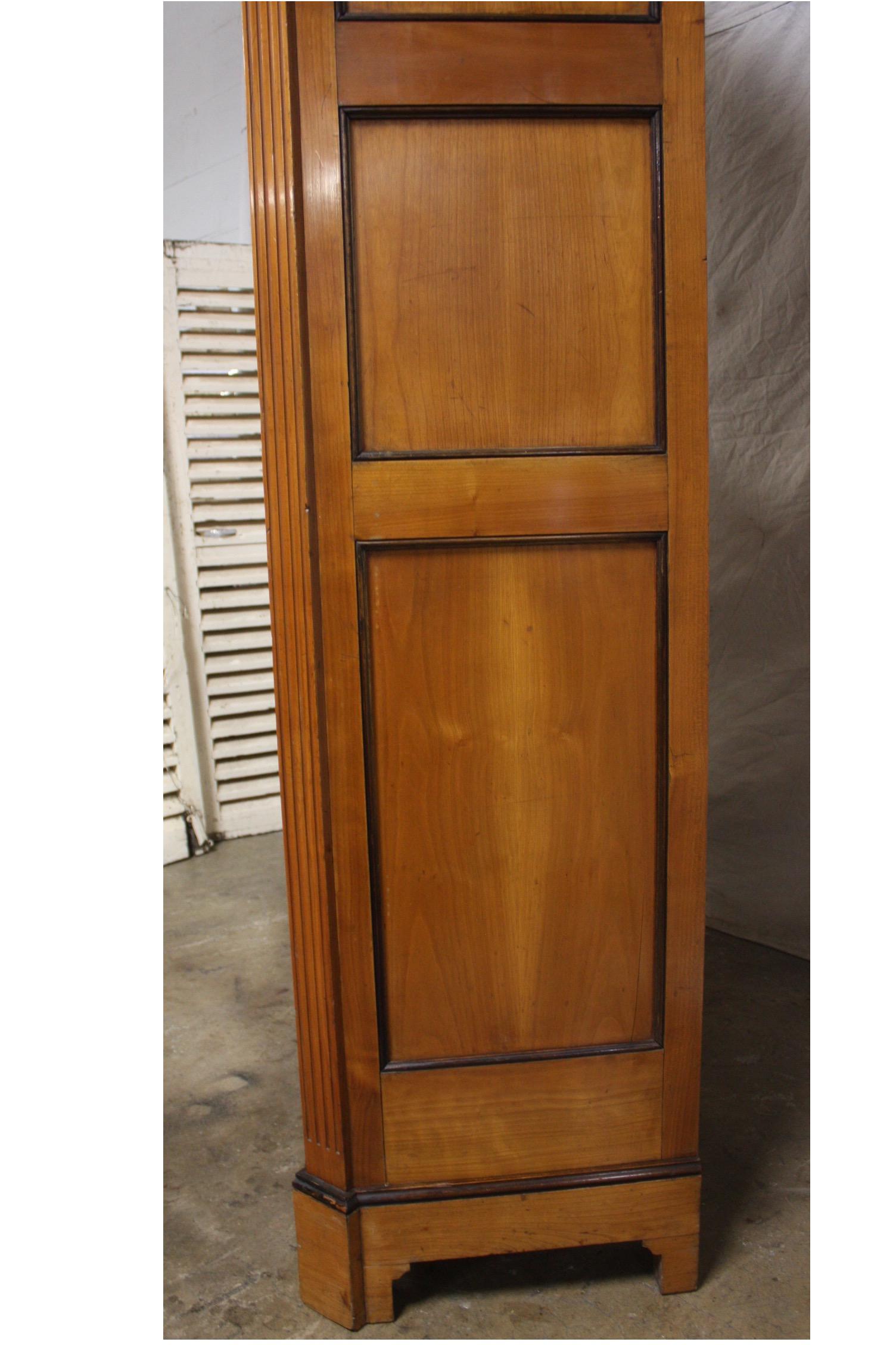 Mid-20th Century French Armoire 4