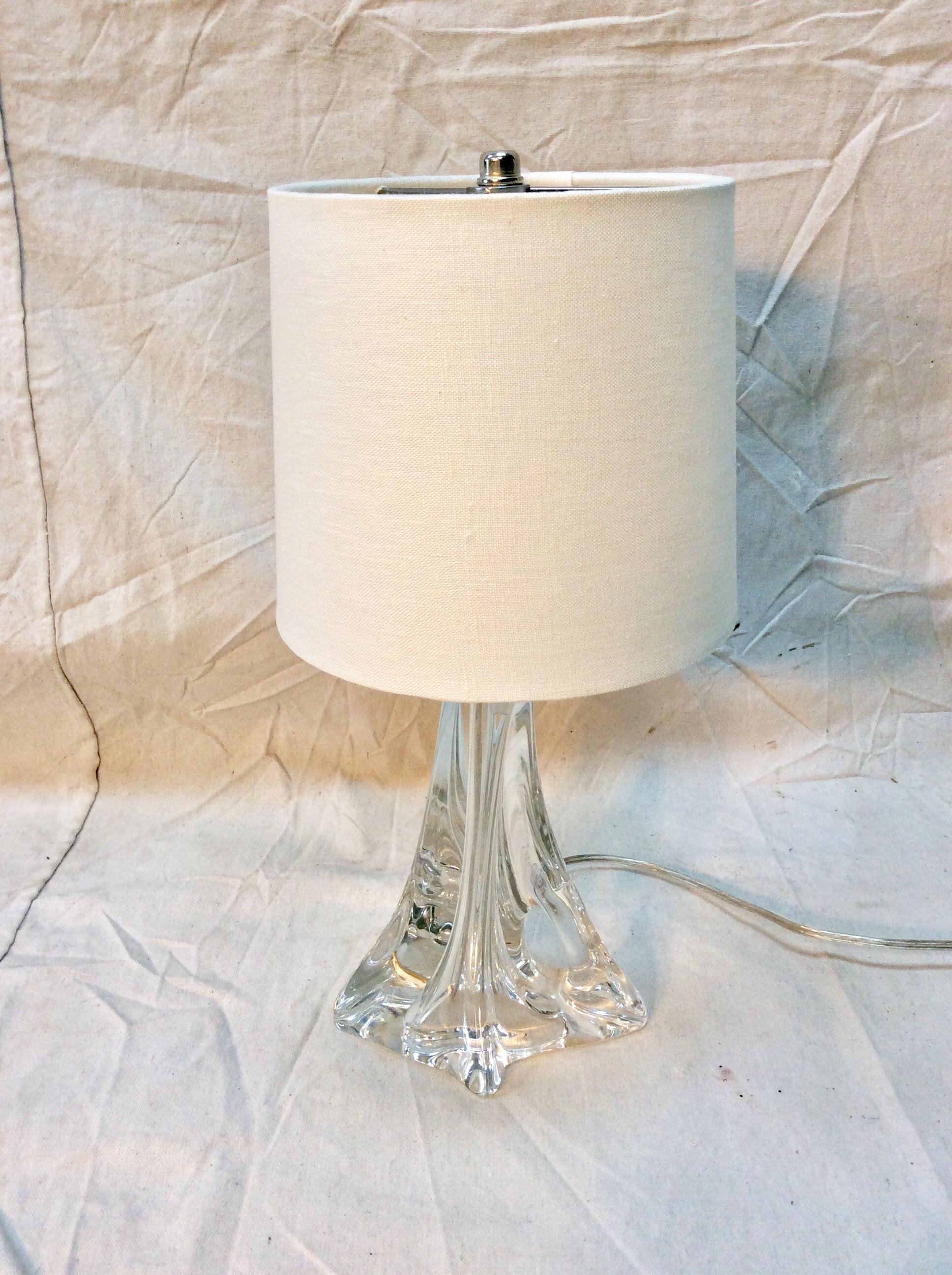Lampe de table en verre d'art français du milieu du 20e siècle en vente 4
