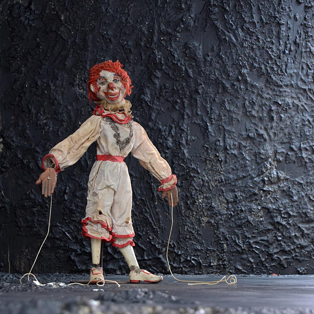 Mid-20th Century French Articulated Clown Marquette In Fair Condition In London, GB