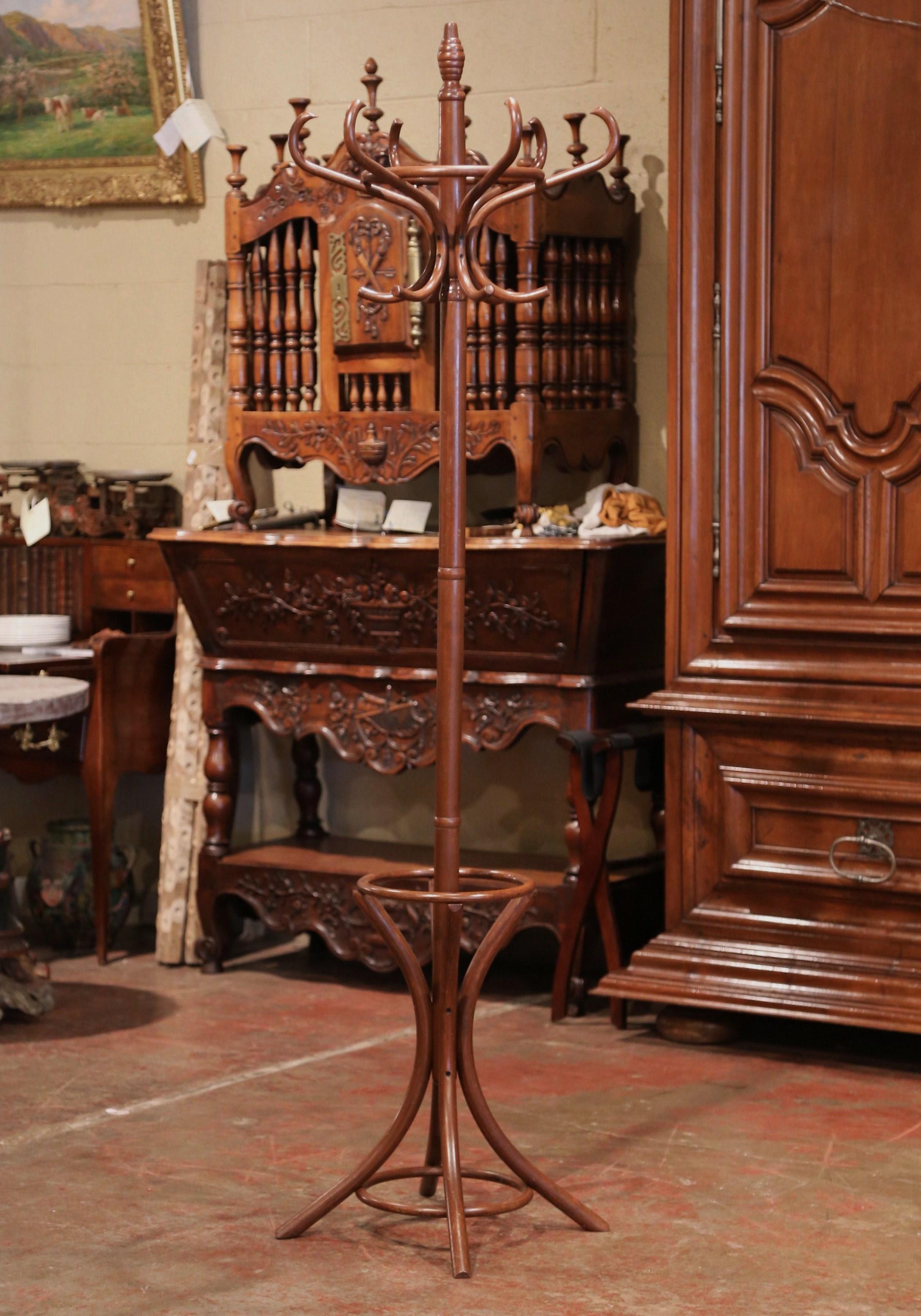 Mid-20th Century French Bentwood Swivel Coat Stand or Hat Rack Thonet Style In Excellent Condition In Dallas, TX