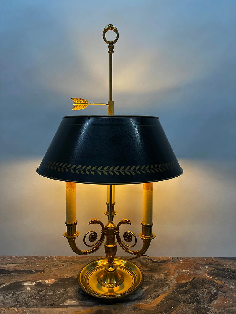 Mid 20th Century French brass Bouillotte lamp For Sale 4
