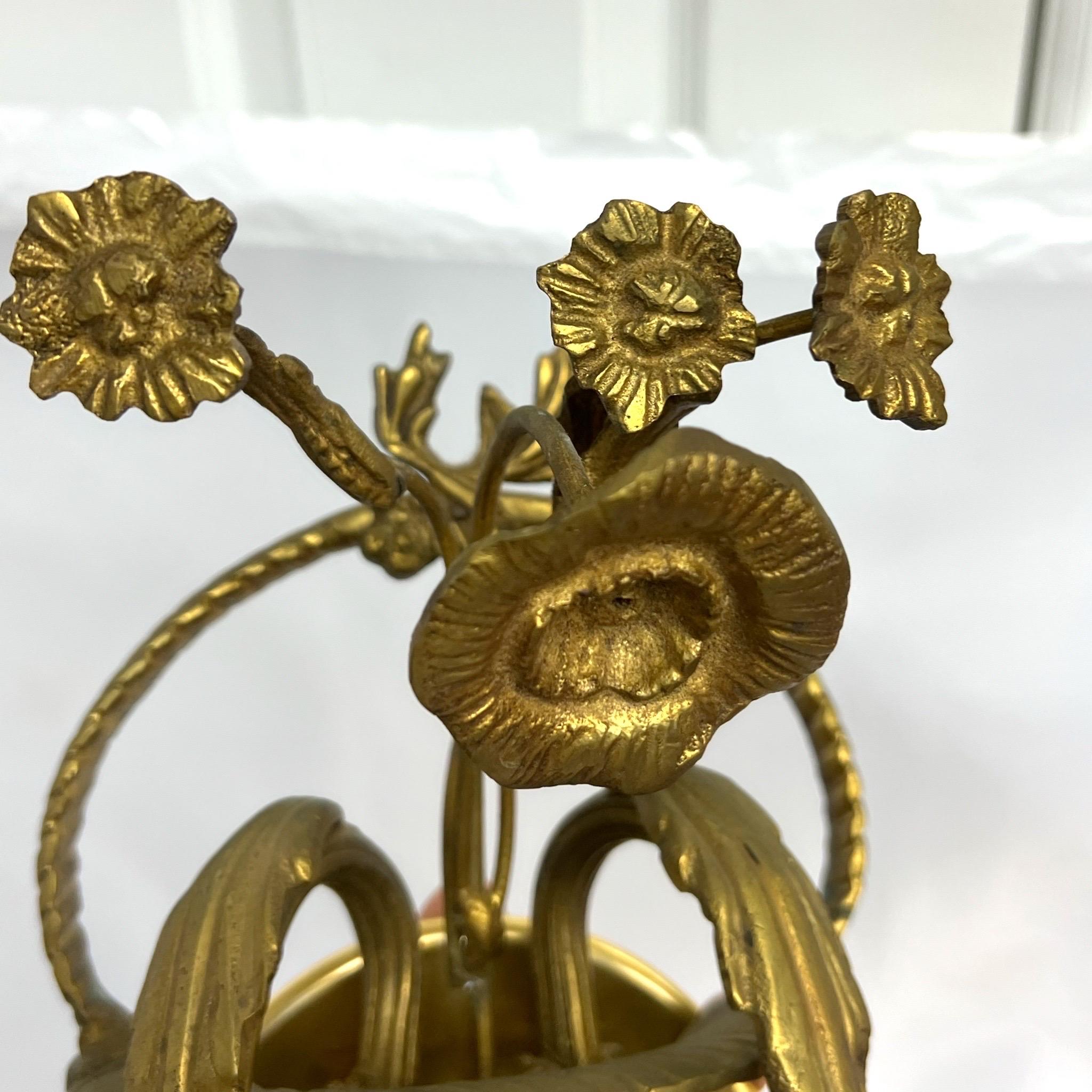 Apliques dobles de bronce de mediados del siglo XX - Pareja en Bueno estado para la venta en Charleston, SC