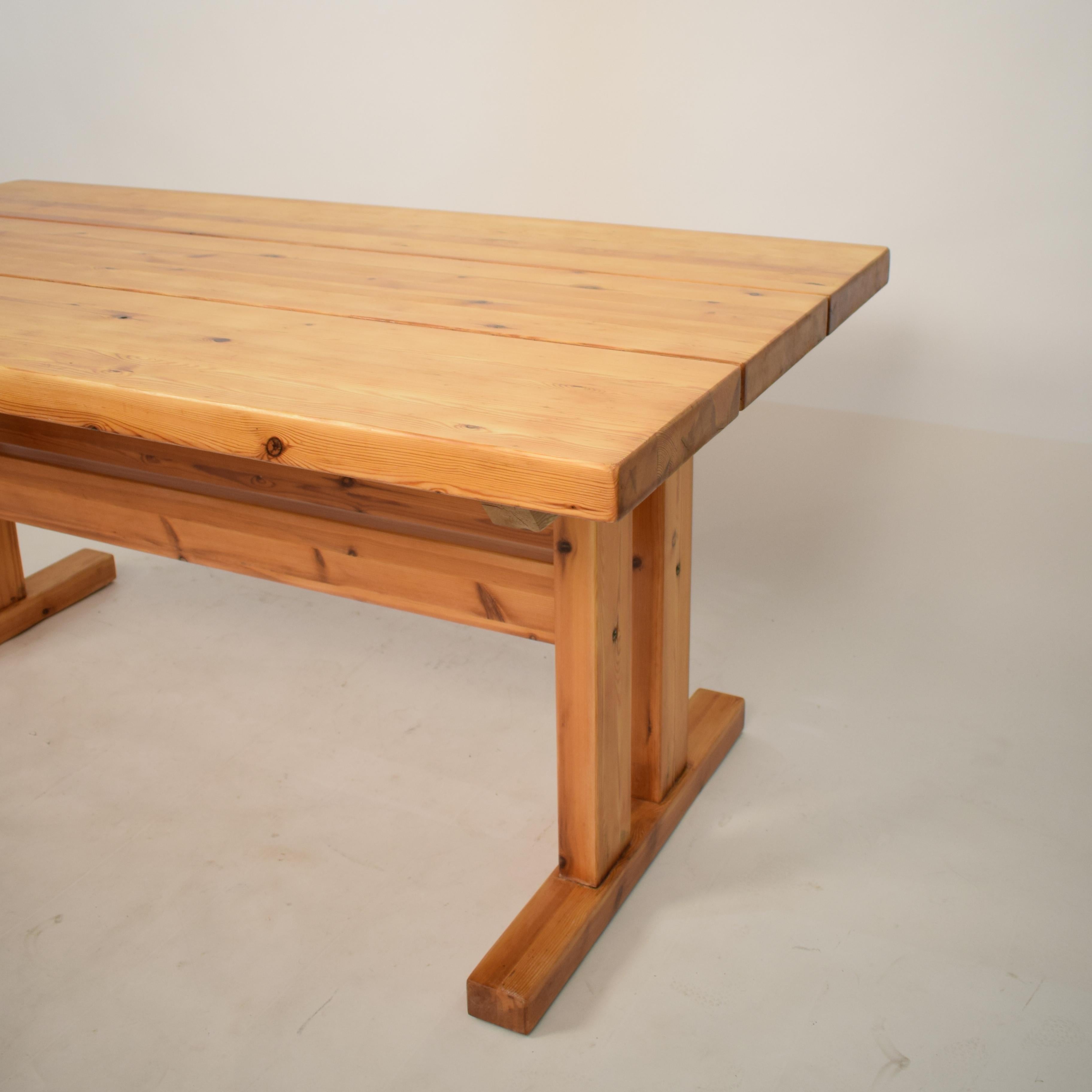 Mid-20th Century French Brutalist Brown Solid Pine Trestle Dining Table, 1970s In Good Condition In Berlin, DE