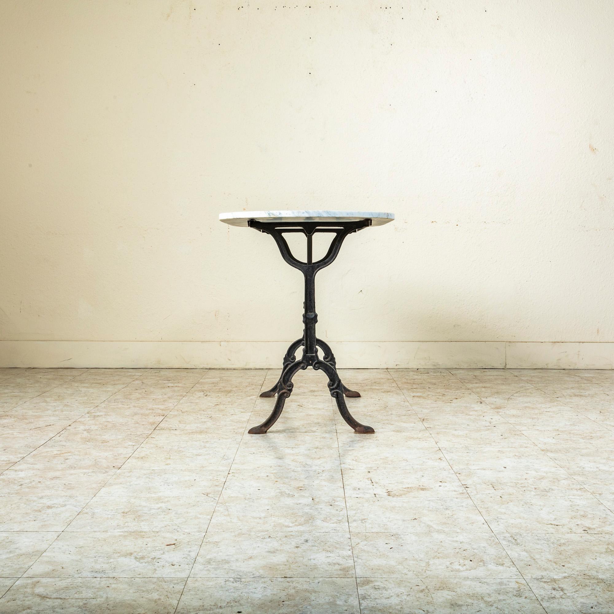oval bistro table