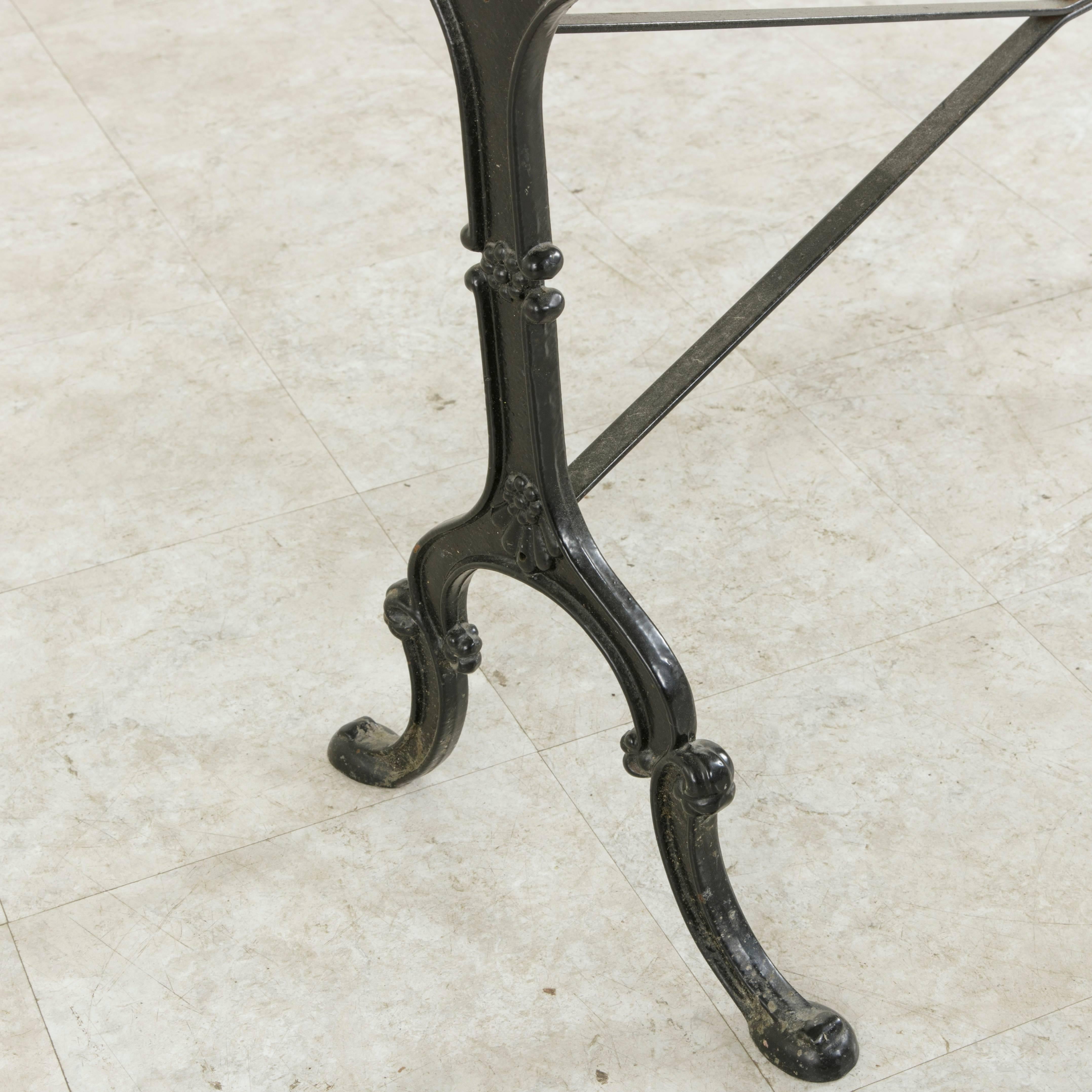 Mid-20th Century French Cast Iron Bistro Table with Bevelled Oval Marble Top 5