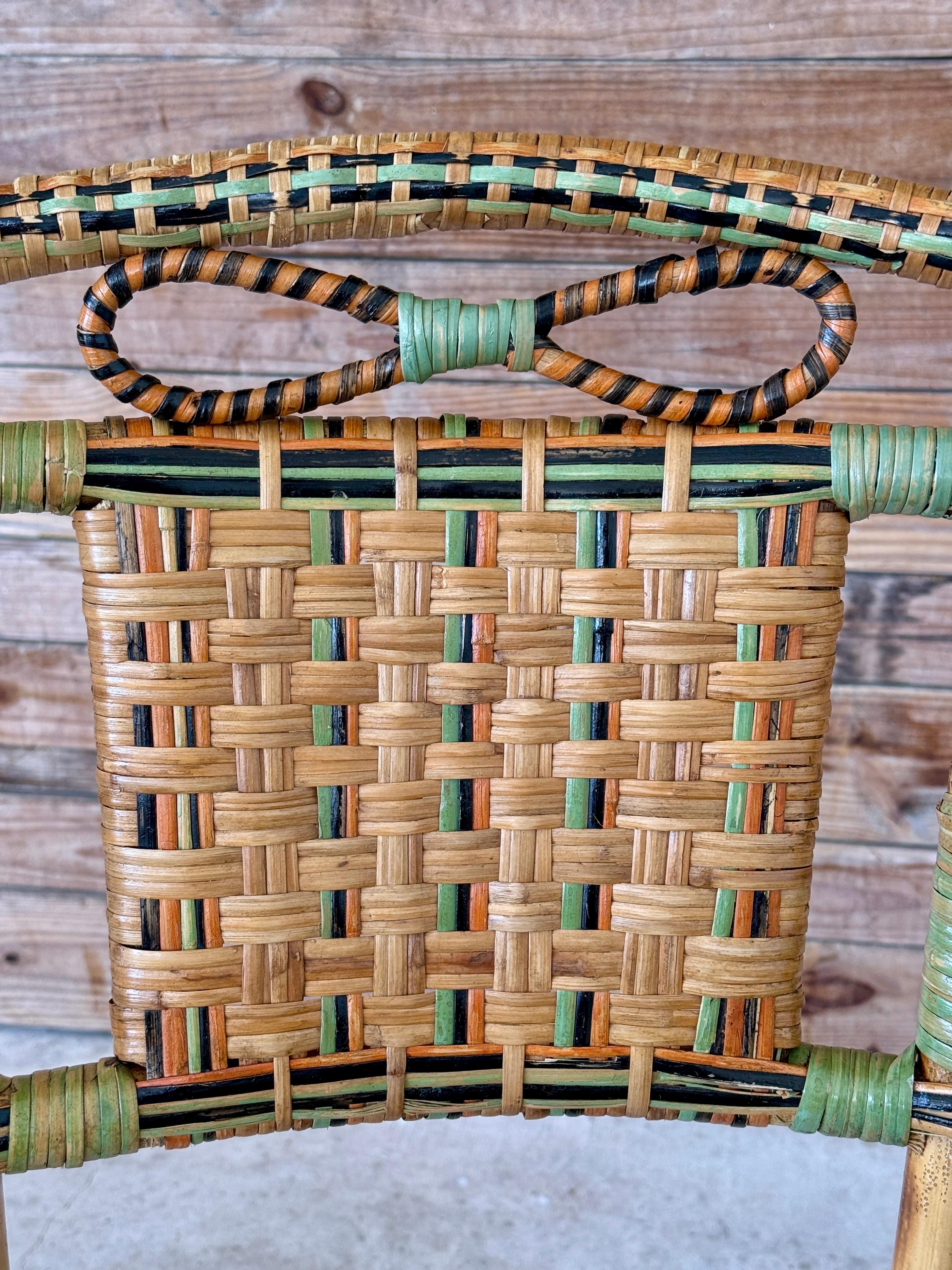 Silla auxiliar de ratán costera francesa de mediados del siglo XX con detalle de lazo en venta 5