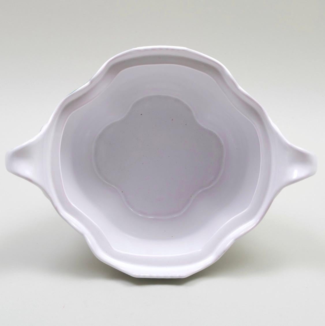 Sopera con tapa de loza francesa de mediados del siglo XX de Sègries Moustiers en venta 1