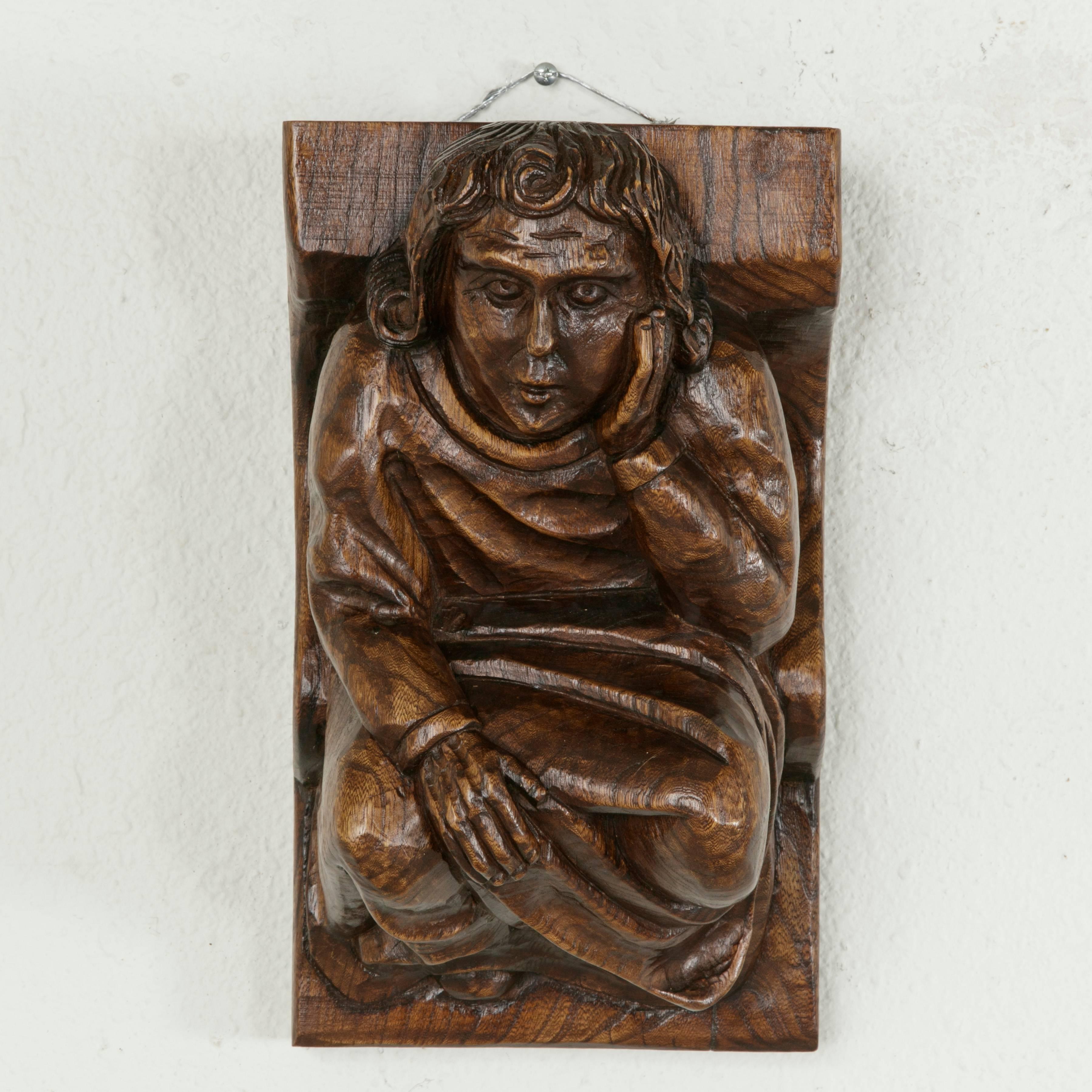 Mid-20th Century French Hand-Carved Elm Wall Sconce or Bracket with Medieval Man In Good Condition In Fayetteville, AR