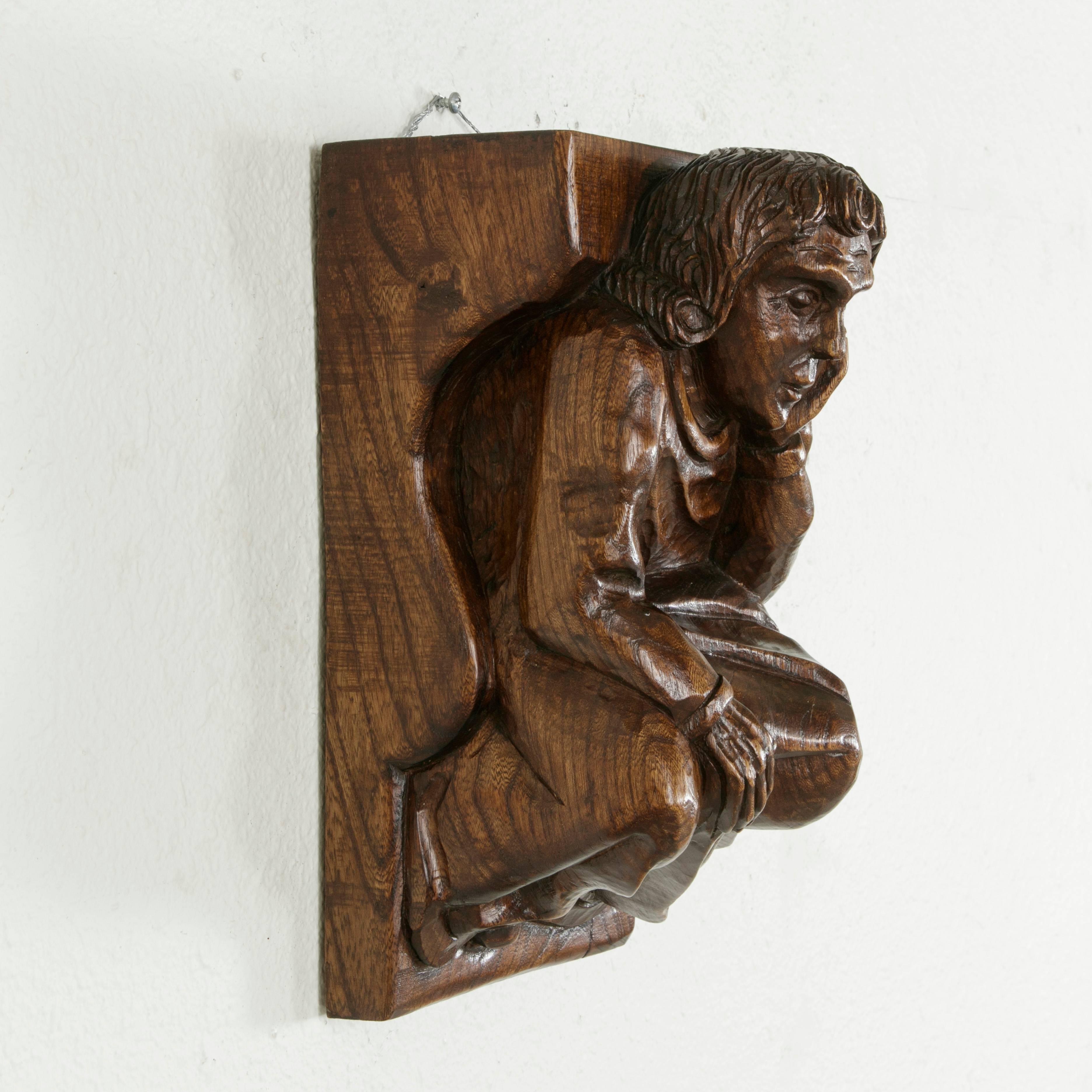 Mid-20th Century French Hand-Carved Elm Wall Sconce or Bracket with Medieval Man 4