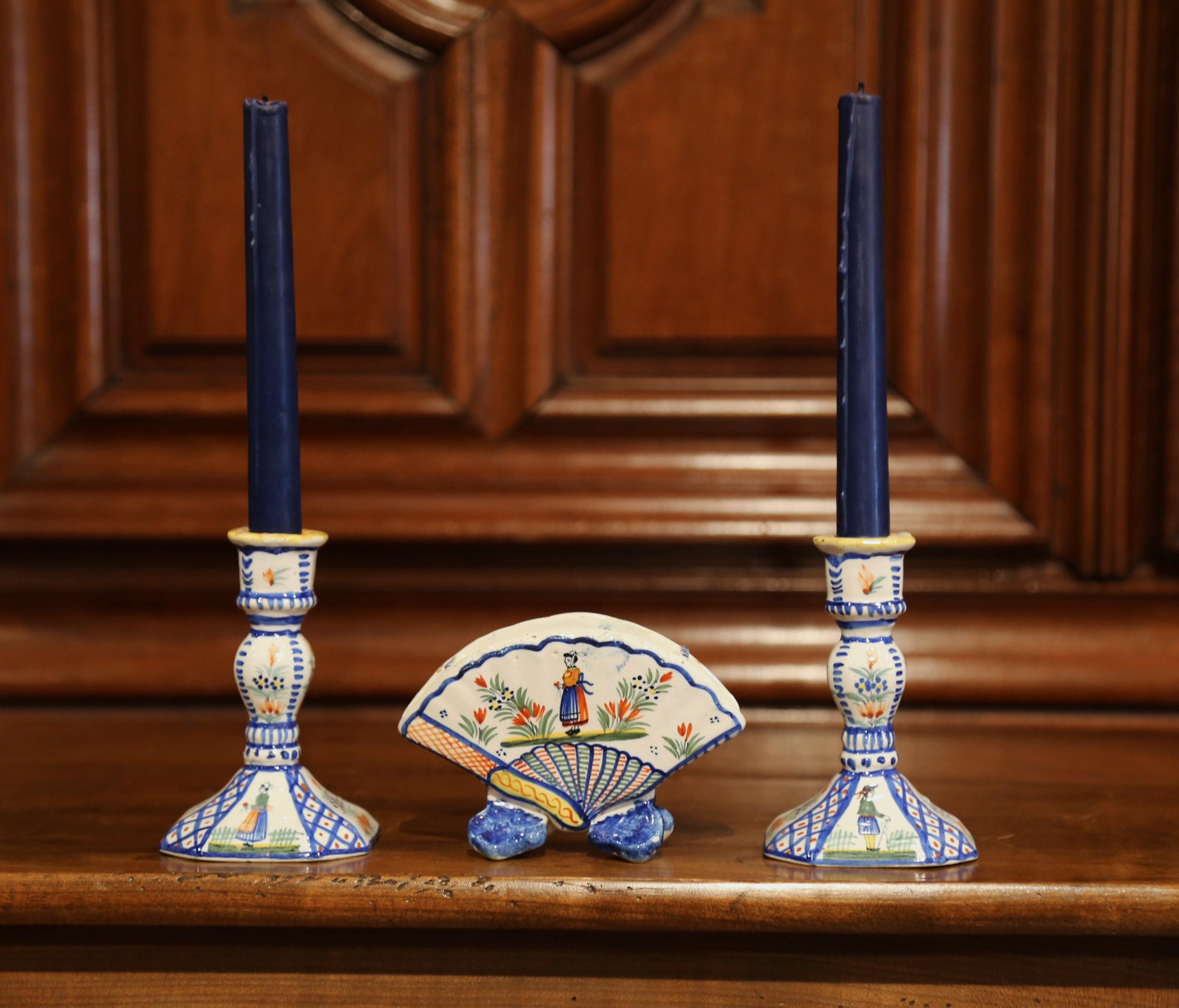 20th Century French Faience Pair of Candlesticks with Vase from Henriot Quimper For Sale 2