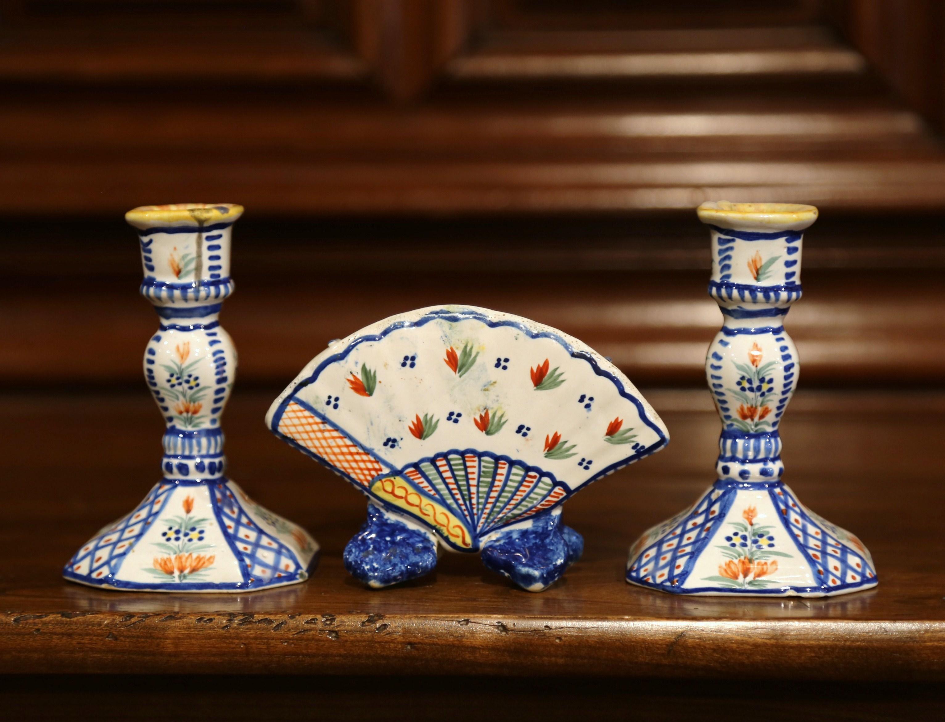 20th Century French Faience Pair of Candlesticks with Vase from Henriot Quimper For Sale 3