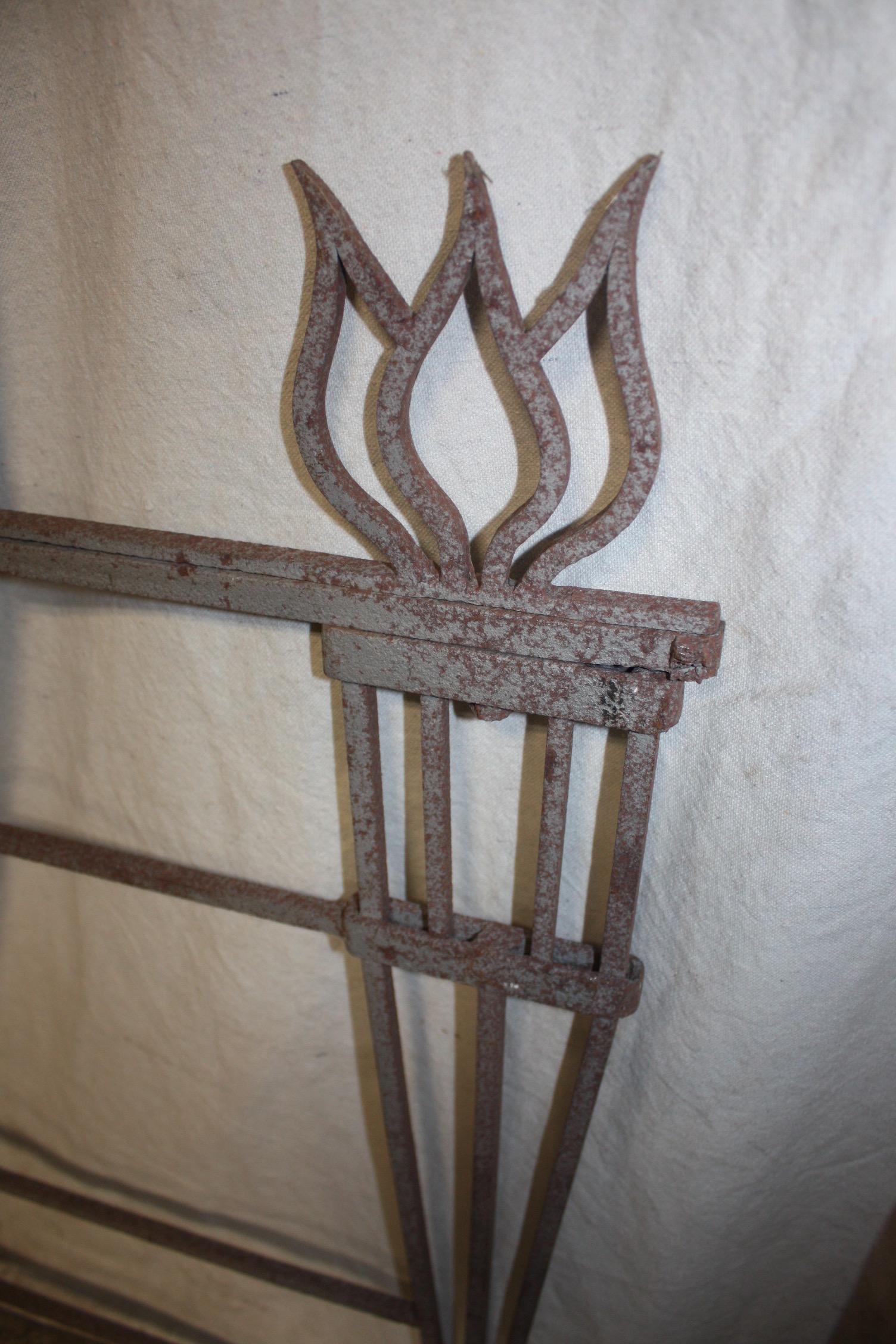 Mid-20th Century French Iron Element For Sale 6