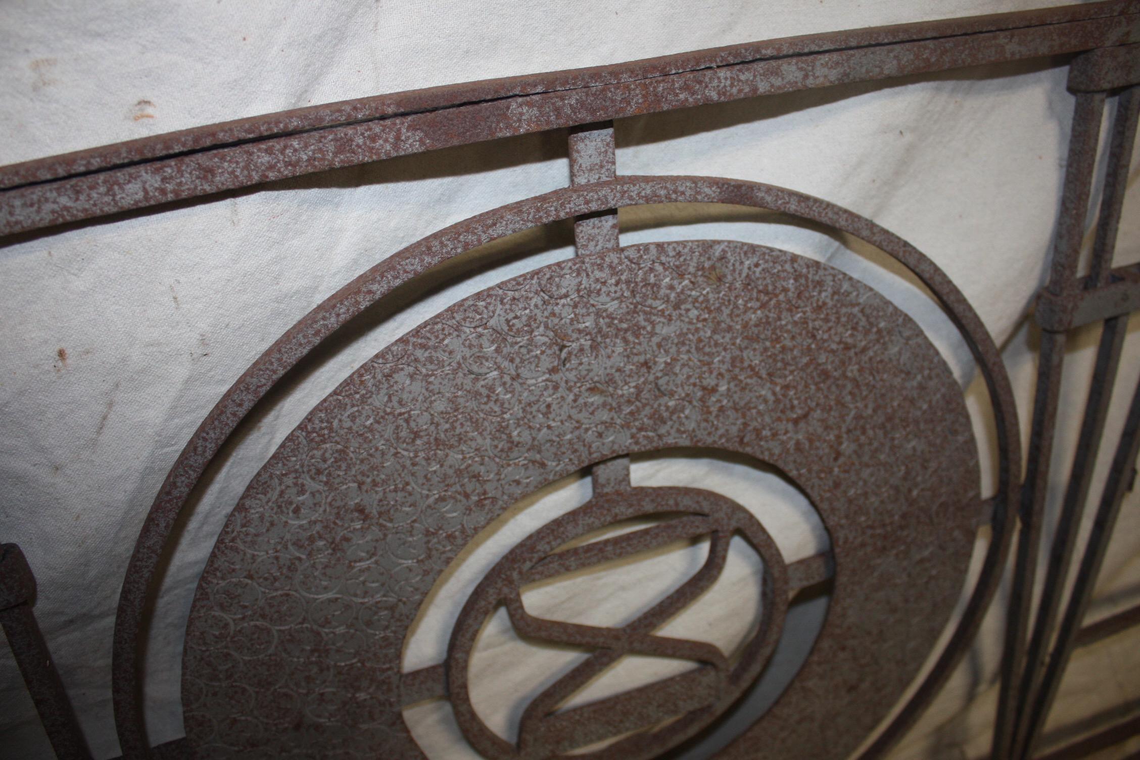 Mid-20th Century French Iron Element For Sale 4