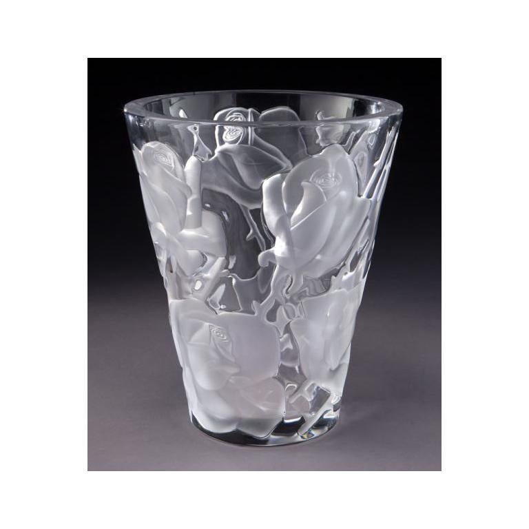 Mid-20th Century French Lalique Ispahan Crystal Vase with Etched & Frosted Roses In Excellent Condition In Dallas, TX