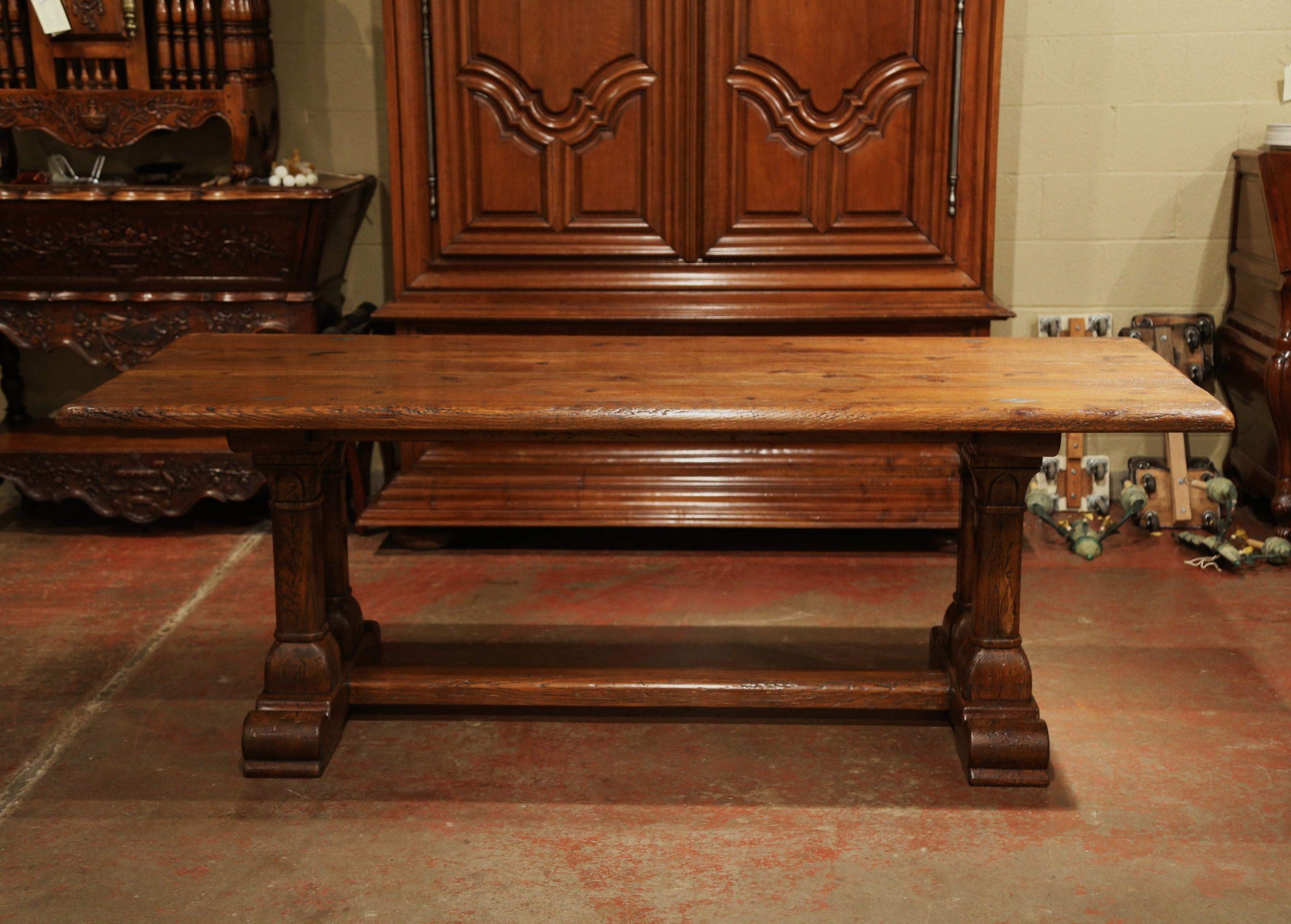 Mid-20th Century French Louis XIII Carved Oak Double-Leg Pedestal Farm Table  (Rustikal)