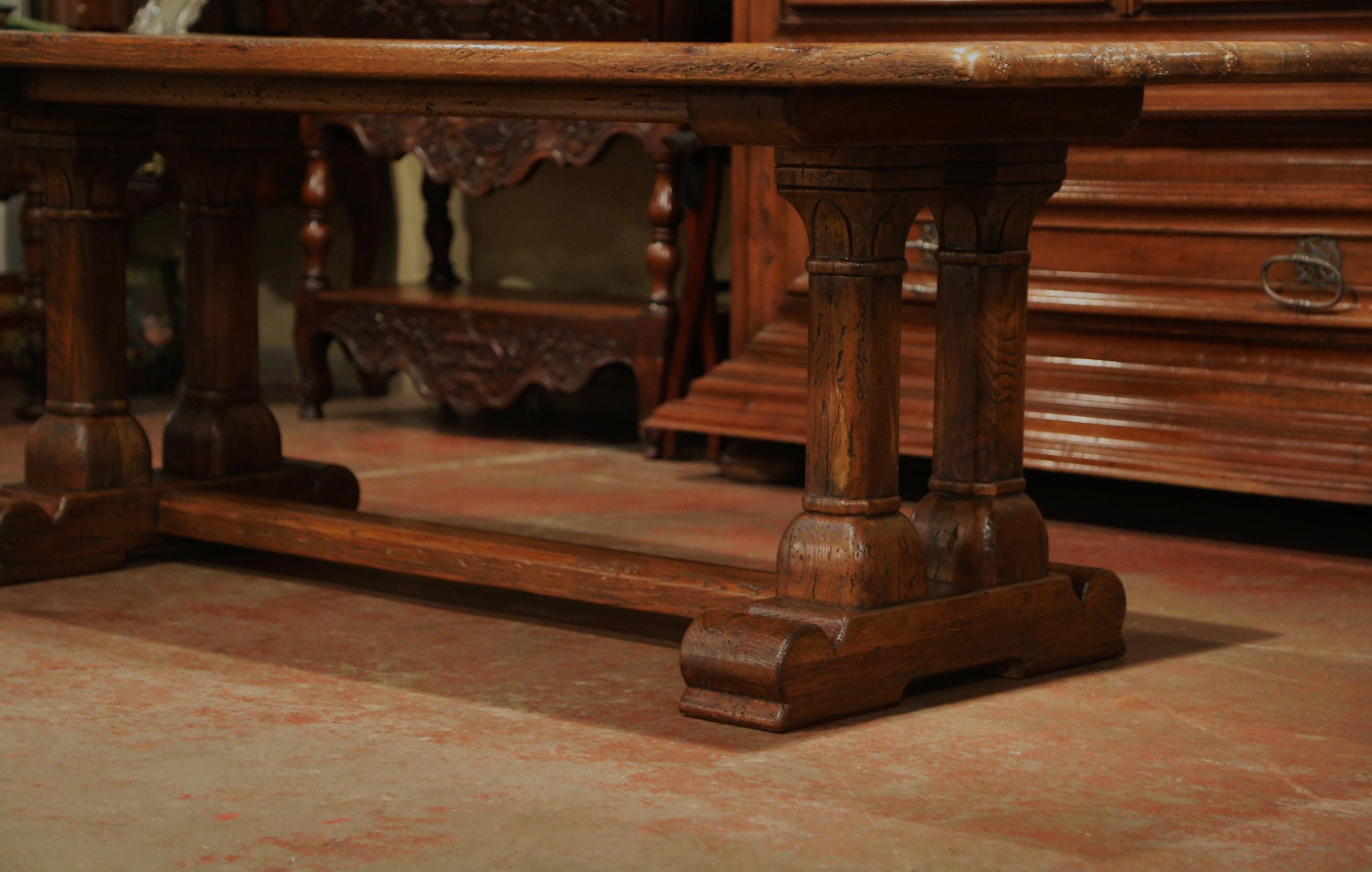 Mid-20th Century French Louis XIII Carved Oak Double-Leg Pedestal Farm Table  im Zustand „Hervorragend“ in Dallas, TX