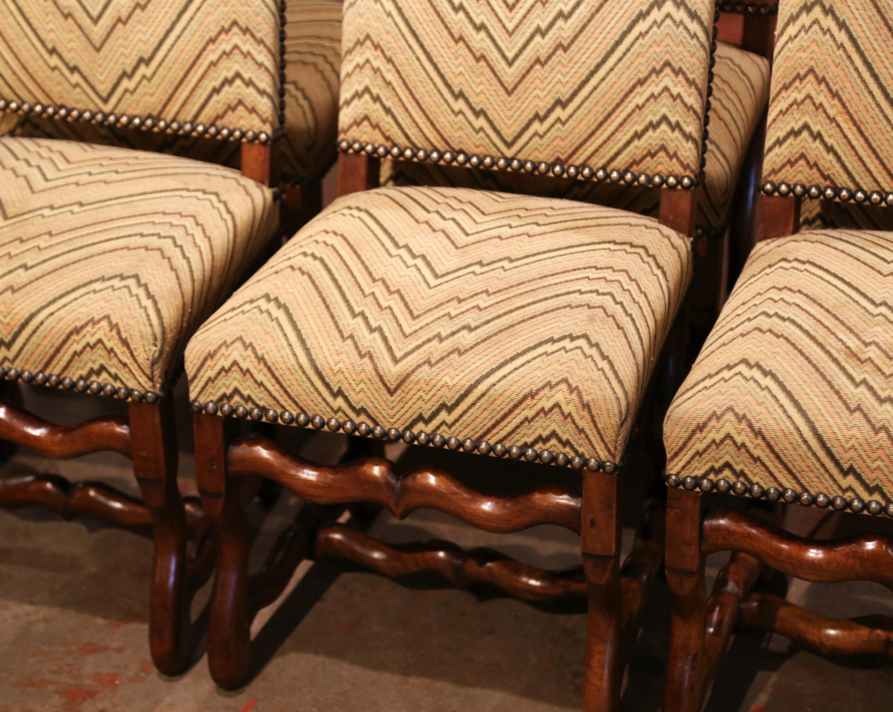 20ième siècle Lot de six chaises de salle à manger Louis XIII françaises du milieu du 20e siècle sculptées en os de mouton