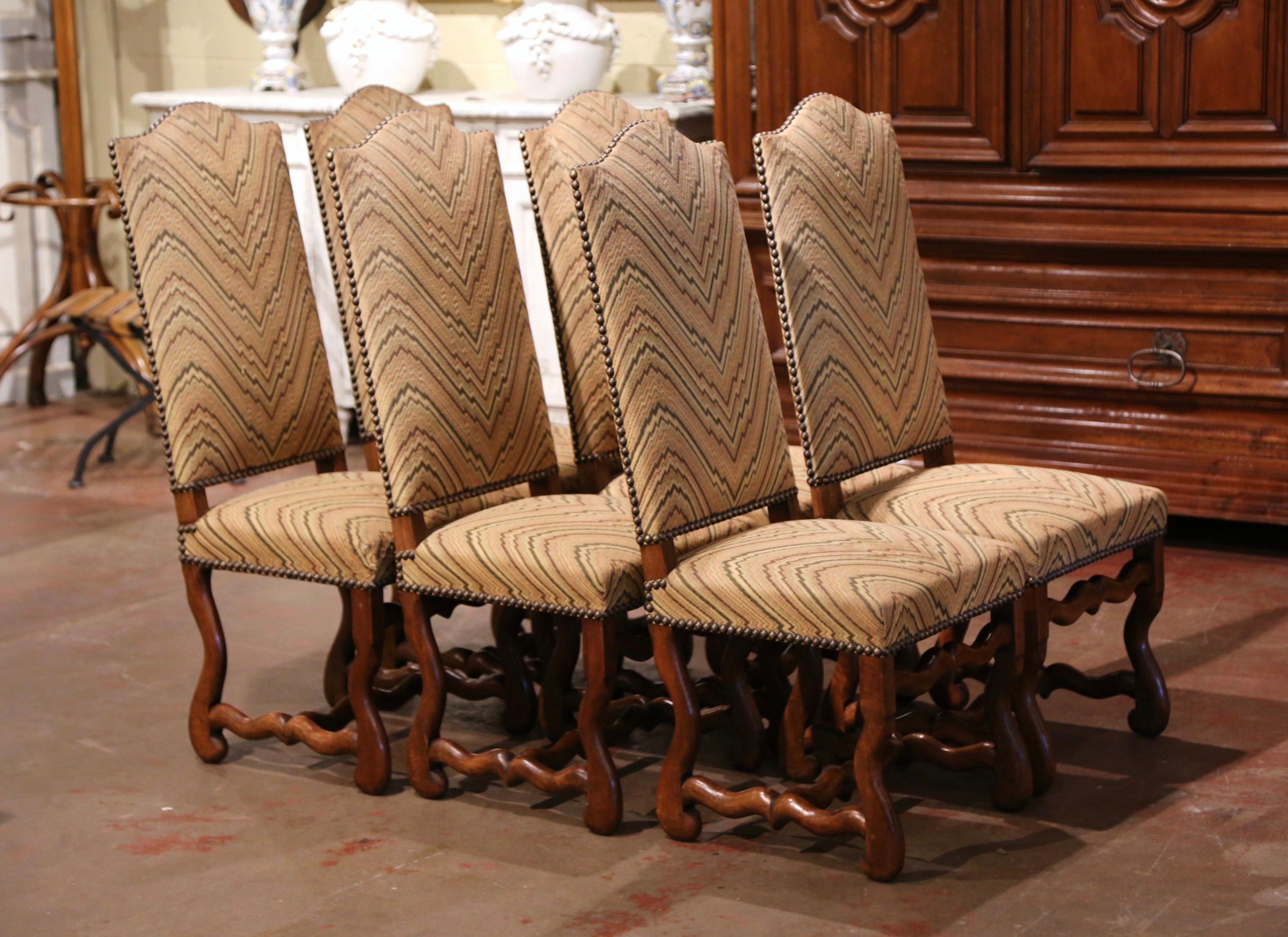 Tissu Lot de six chaises de salle à manger Louis XIII françaises du milieu du 20e siècle sculptées en os de mouton