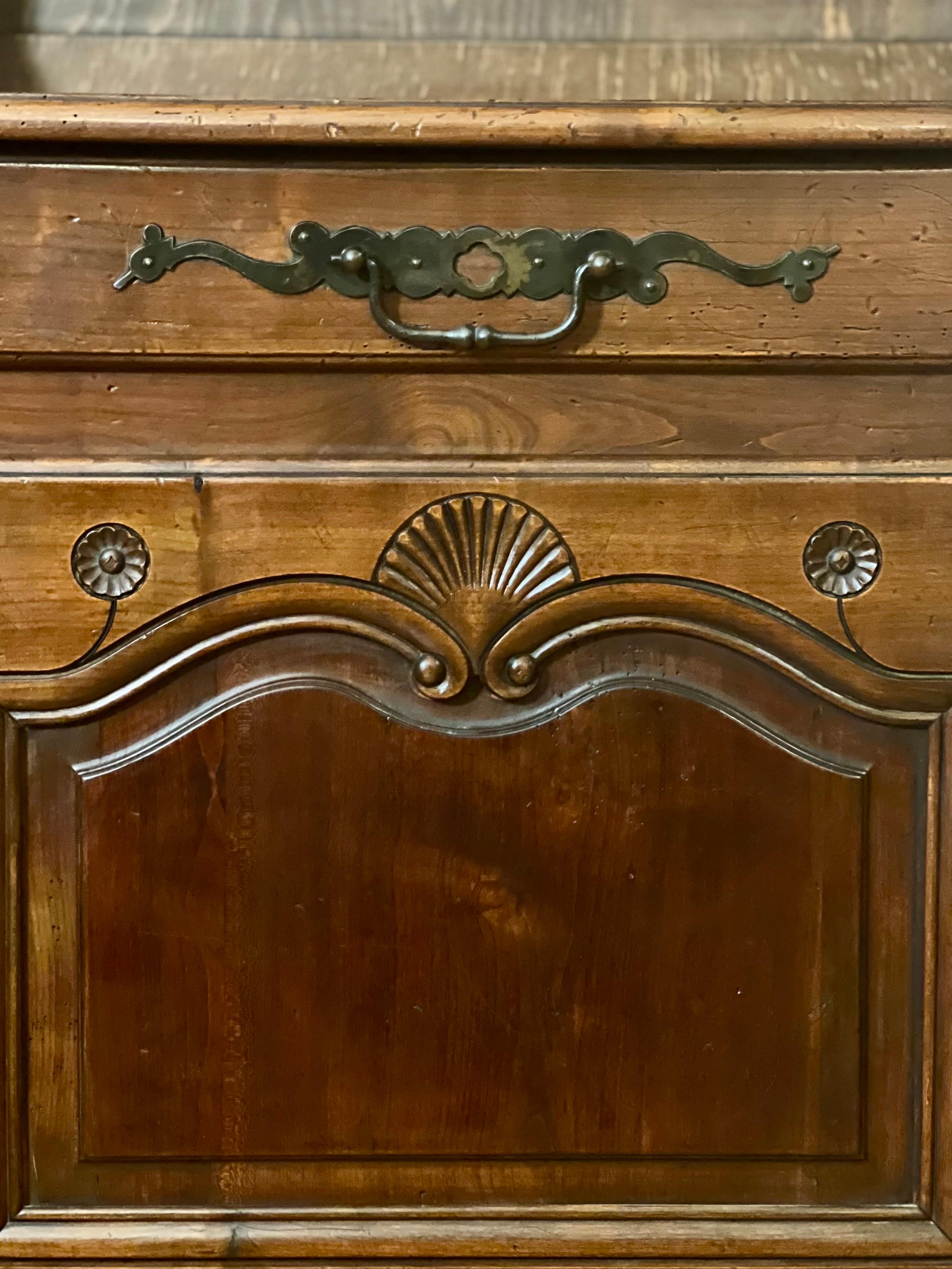 Early 20th Century French Louis XV Style Oak Hutch Dresser For Sale 8