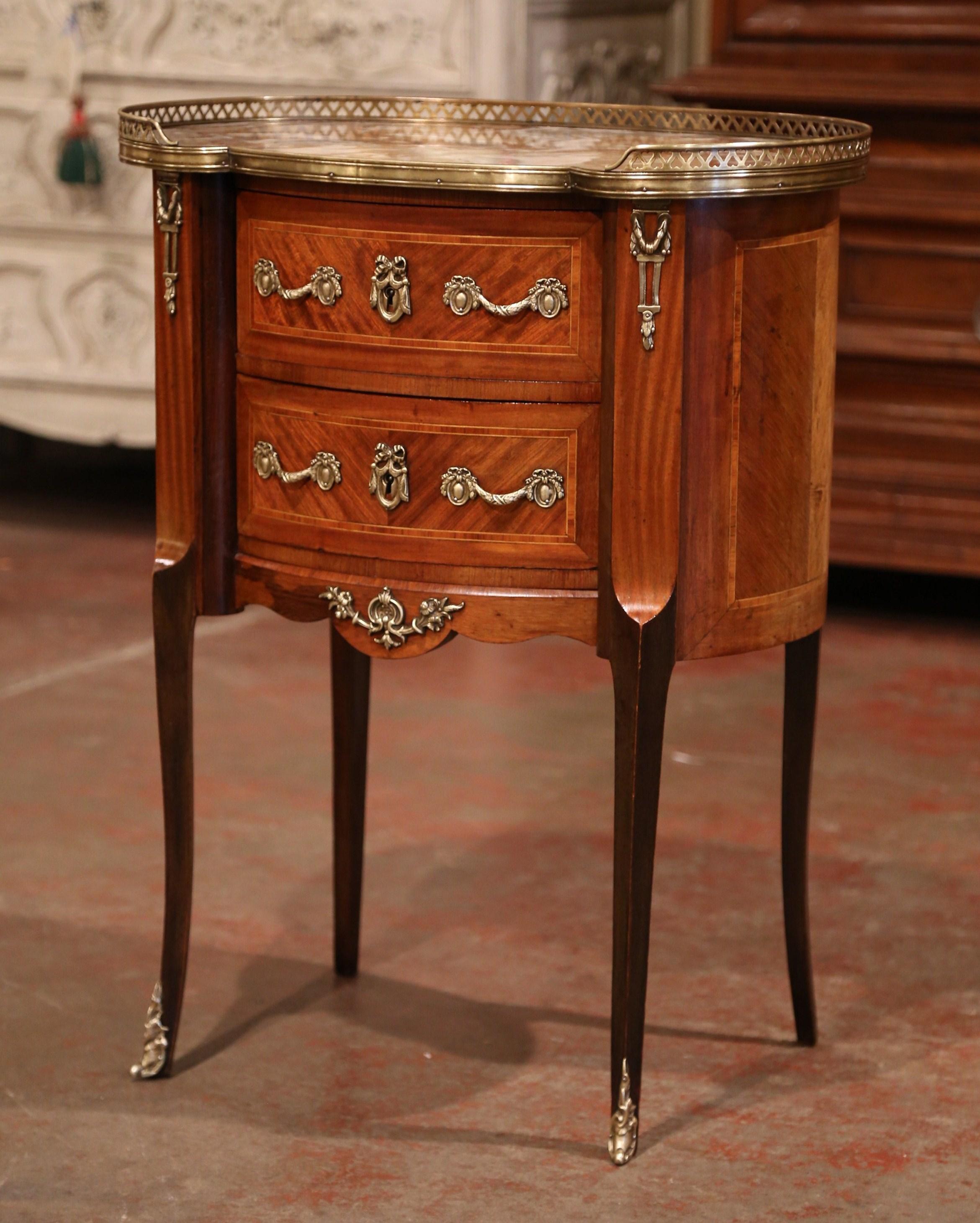 Mid-20th Century French Louis XV Walnut Commode Chest of Drawers with Marble Top 1