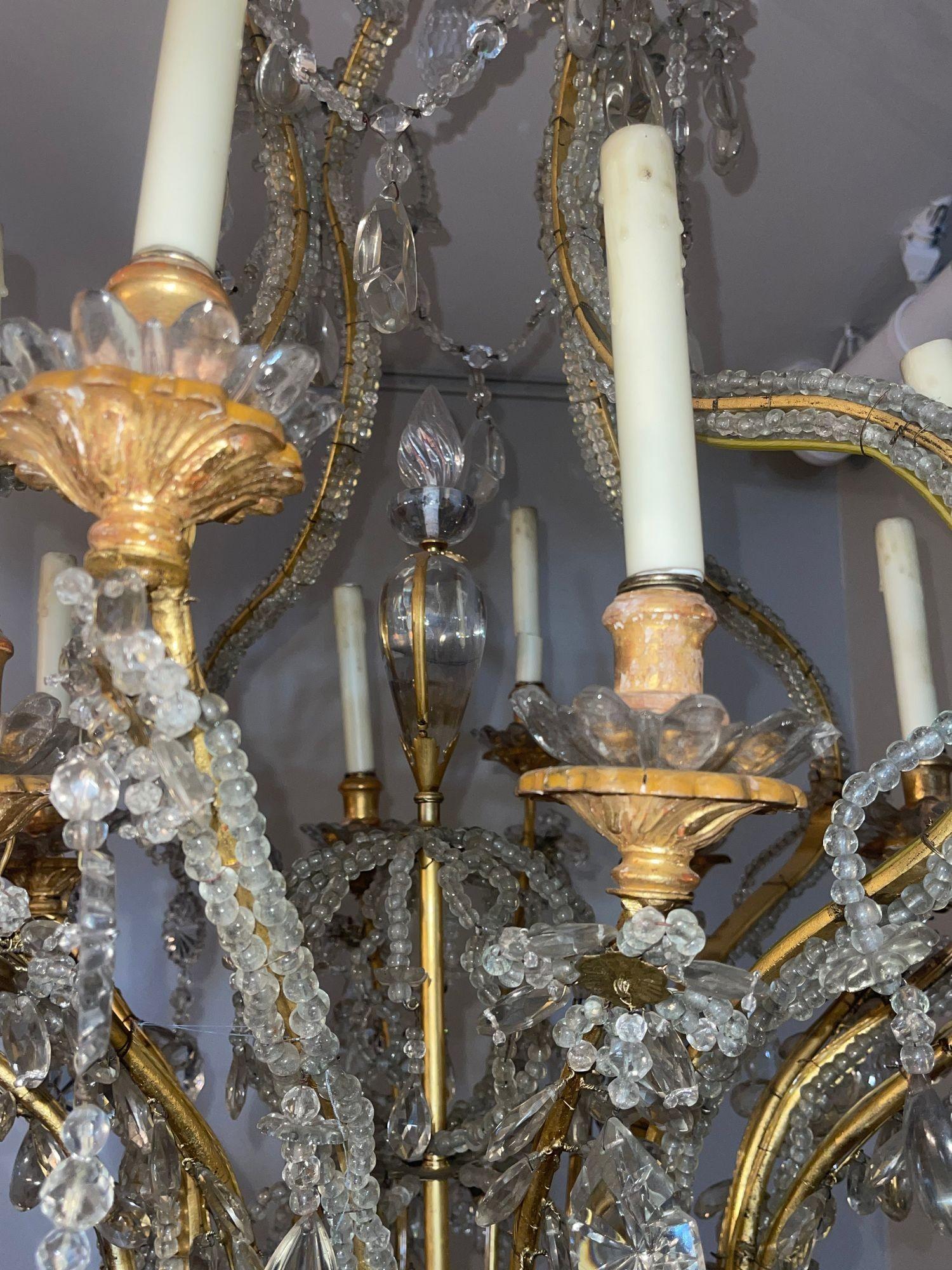 Lampadario in cristallo e ferro dorato della Maison Baguès della metà del XX secolo In condizioni buone in vendita a Los Angeles, CA