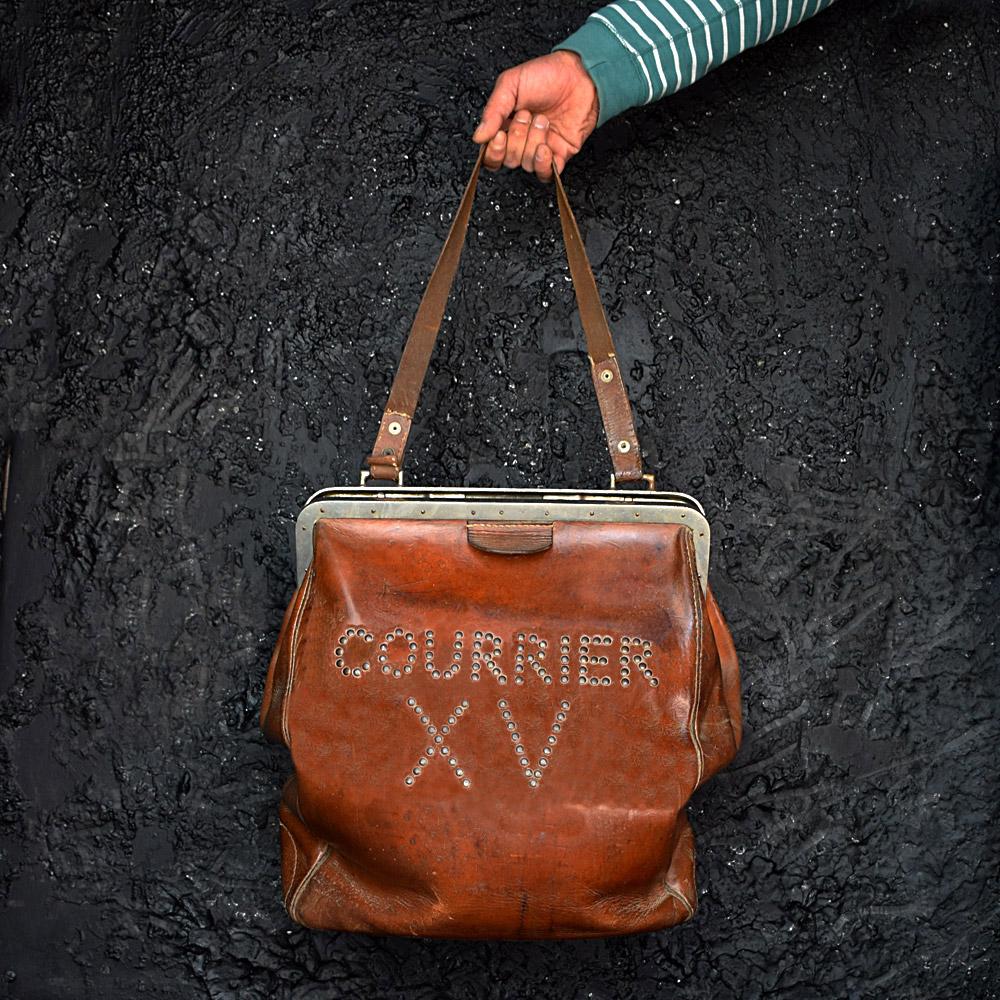 Mid-Century Modern Mid-20th Century French Money Couriers Leather and Brass Carrying Bag For Sale