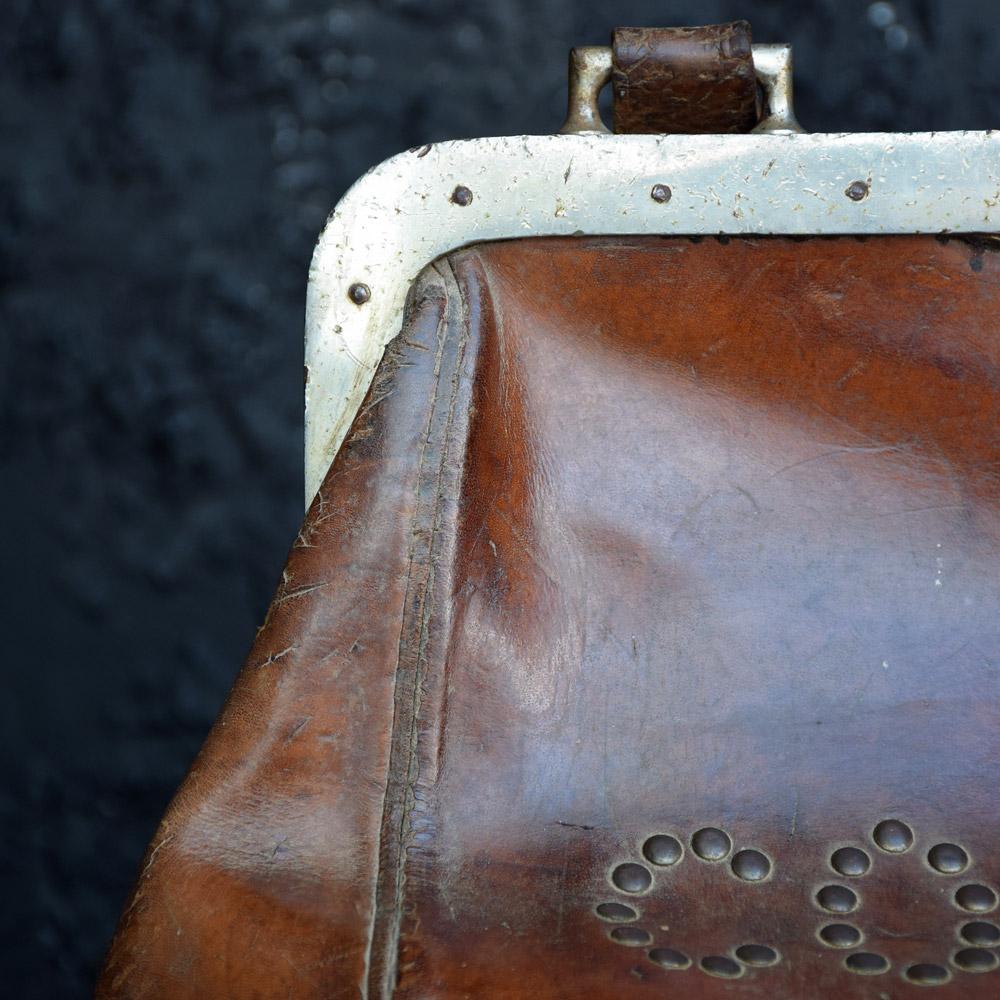 Mid-20th Century French Money Couriers Leather and Brass Carrying Bag For Sale 4