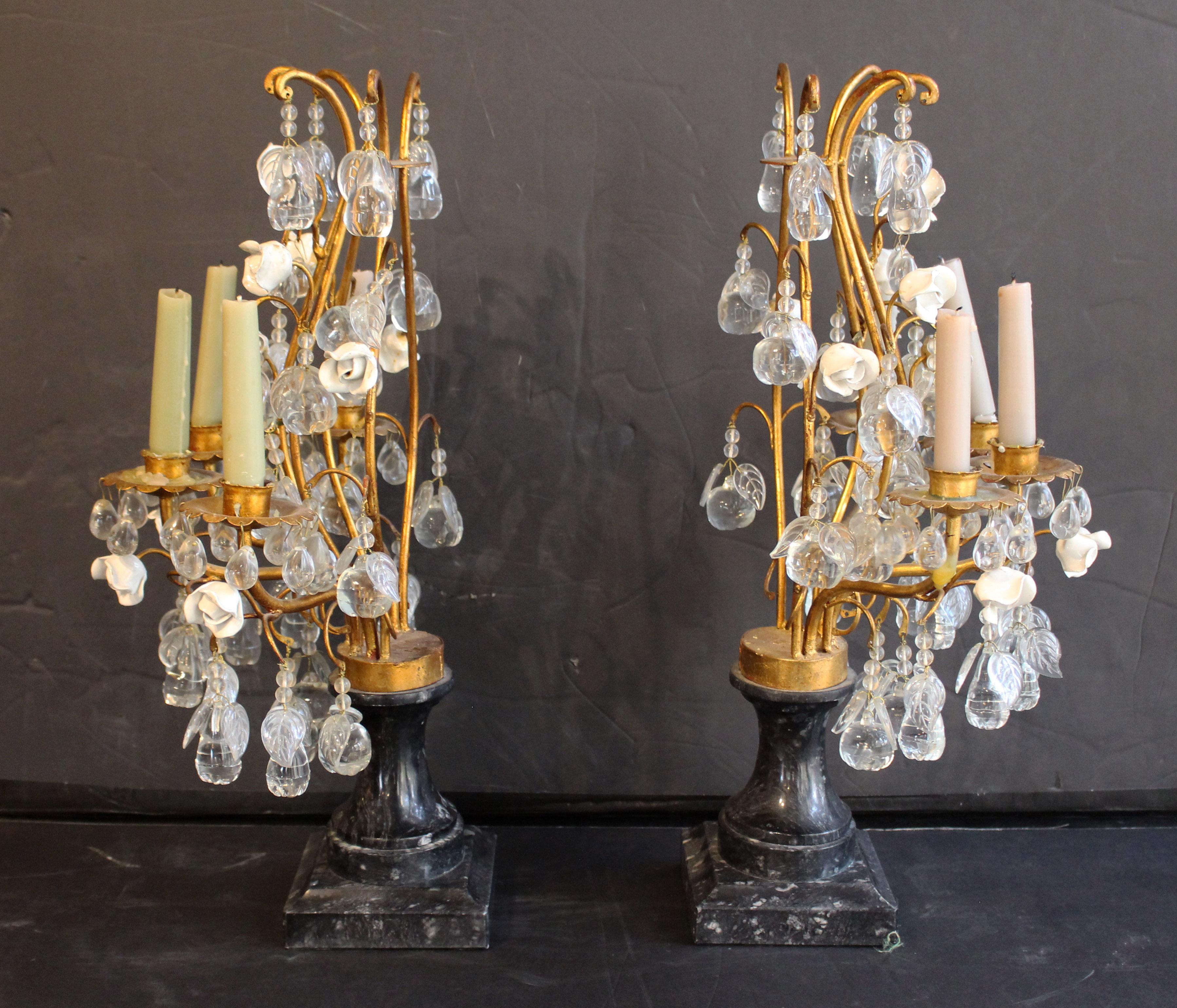Pareja de candelabros de chimenea o girondolas francesas de mediados del siglo XX Rococó en venta