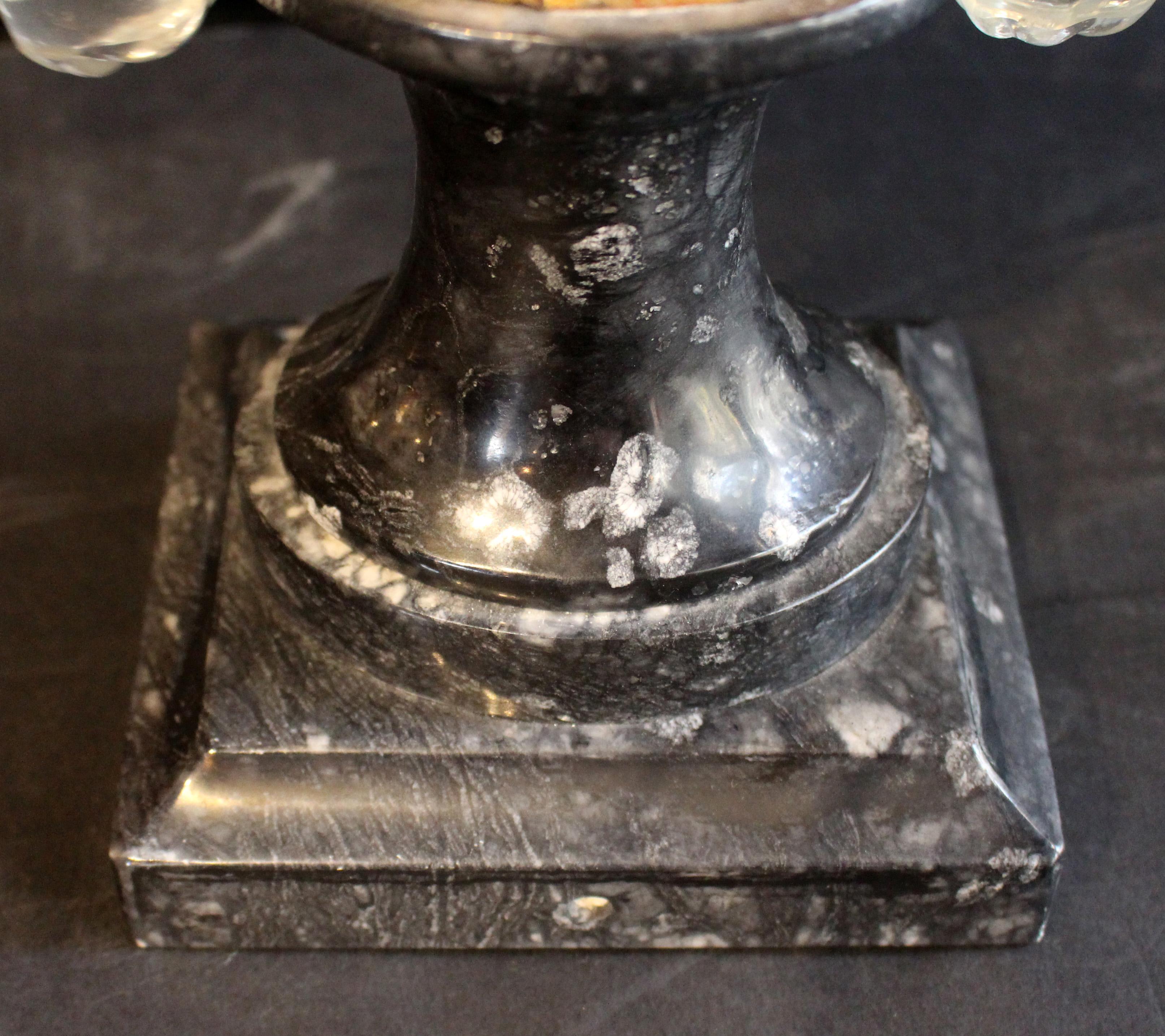 Pareja de candelabros de chimenea o girondolas francesas de mediados del siglo XX Dorado en venta