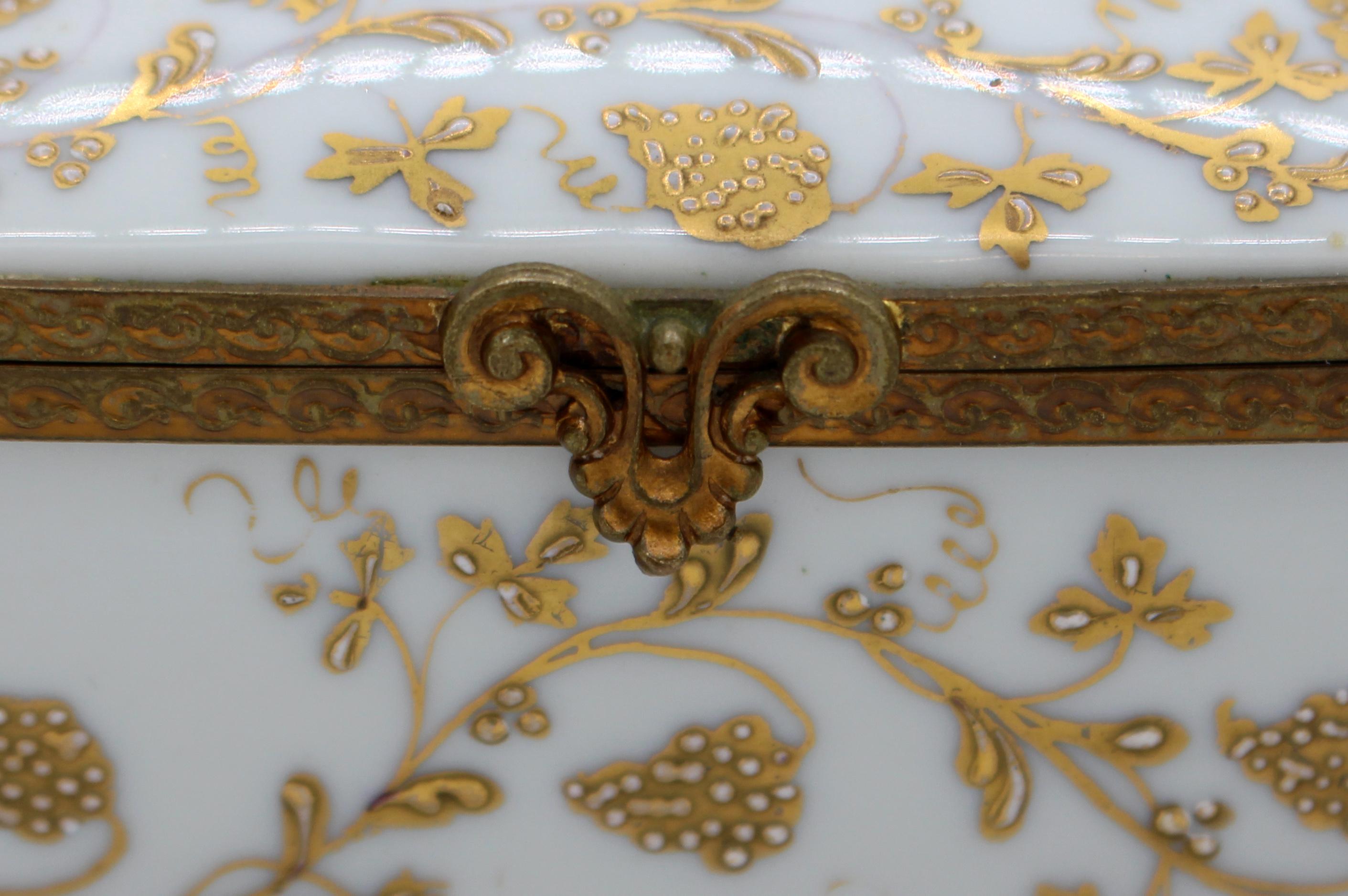 Mid-20th Century French Porcelain Trinket Box by Le Tallec 5