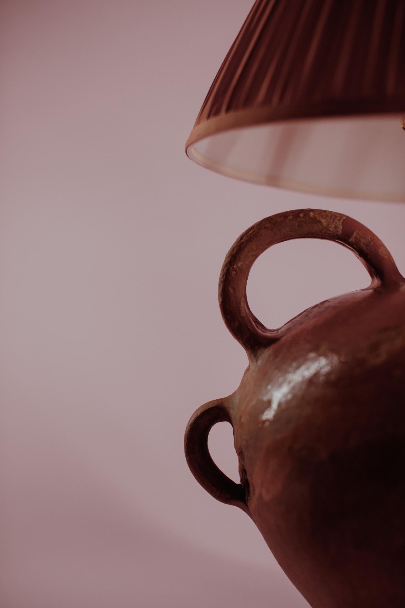 Argile Lampe de table en terre cuite émaillée de Provence française du milieu du 20e siècle en vente