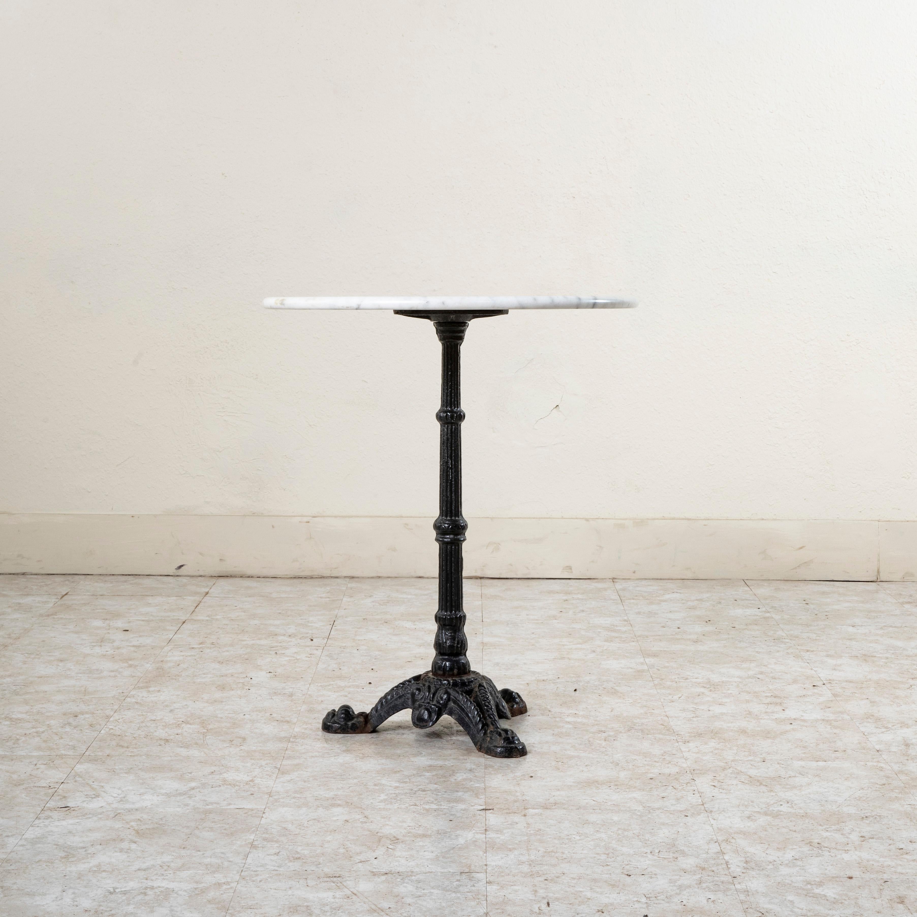 Mid-20th Century French Round Iron and Marble Bistro Table, Cafe Table In Good Condition For Sale In Fayetteville, AR