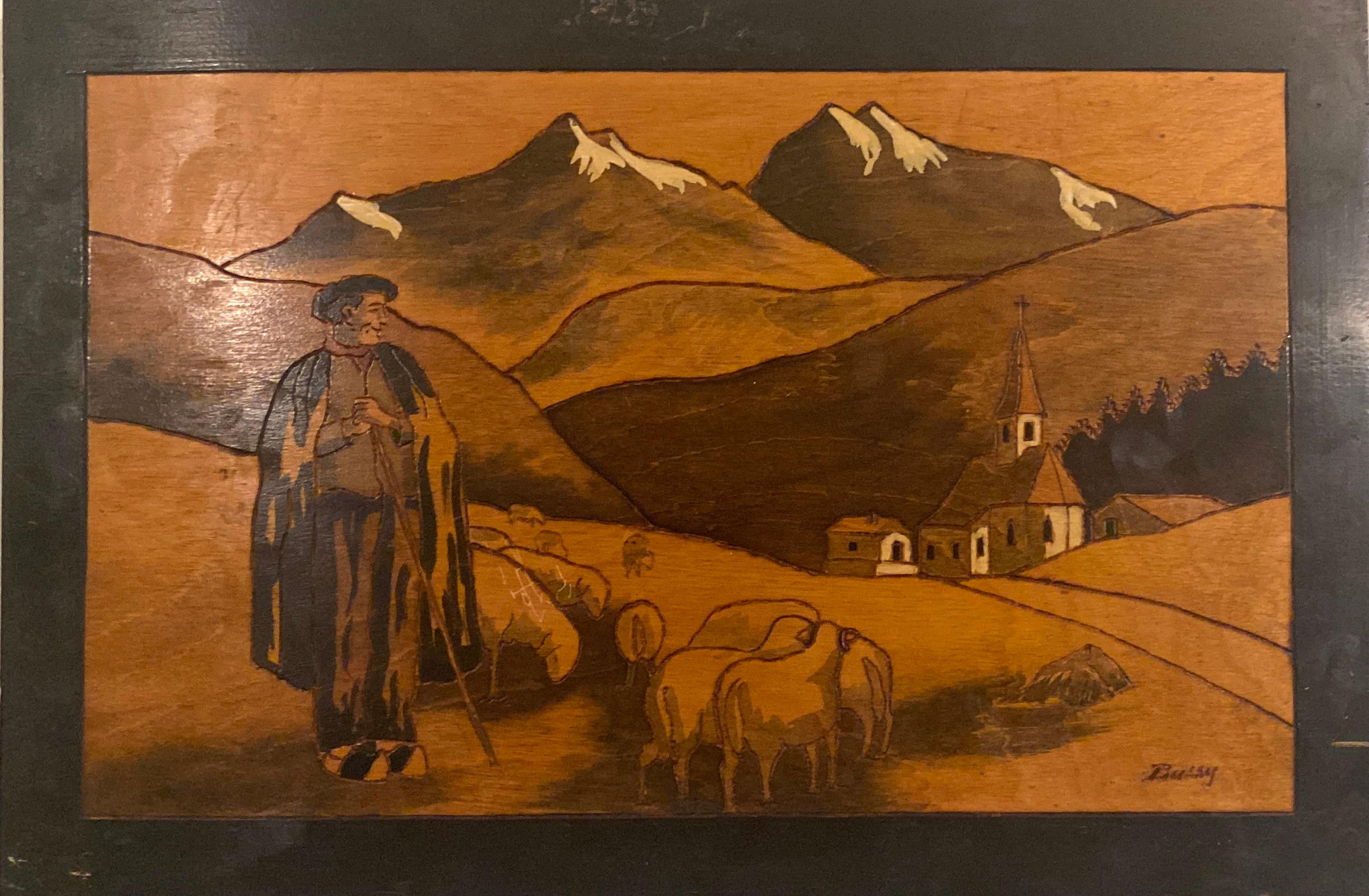Dieses französische Intarsienbild (ca. 1930-40) zeigt eine atemberaubende Darstellung des pastoralen Lebens in den Alpen, mit einem Hirten, Schafen und einer Kirche in einer ruhigen Berglandschaft. Die handwerkliche Verarbeitung der Intarsien ist
