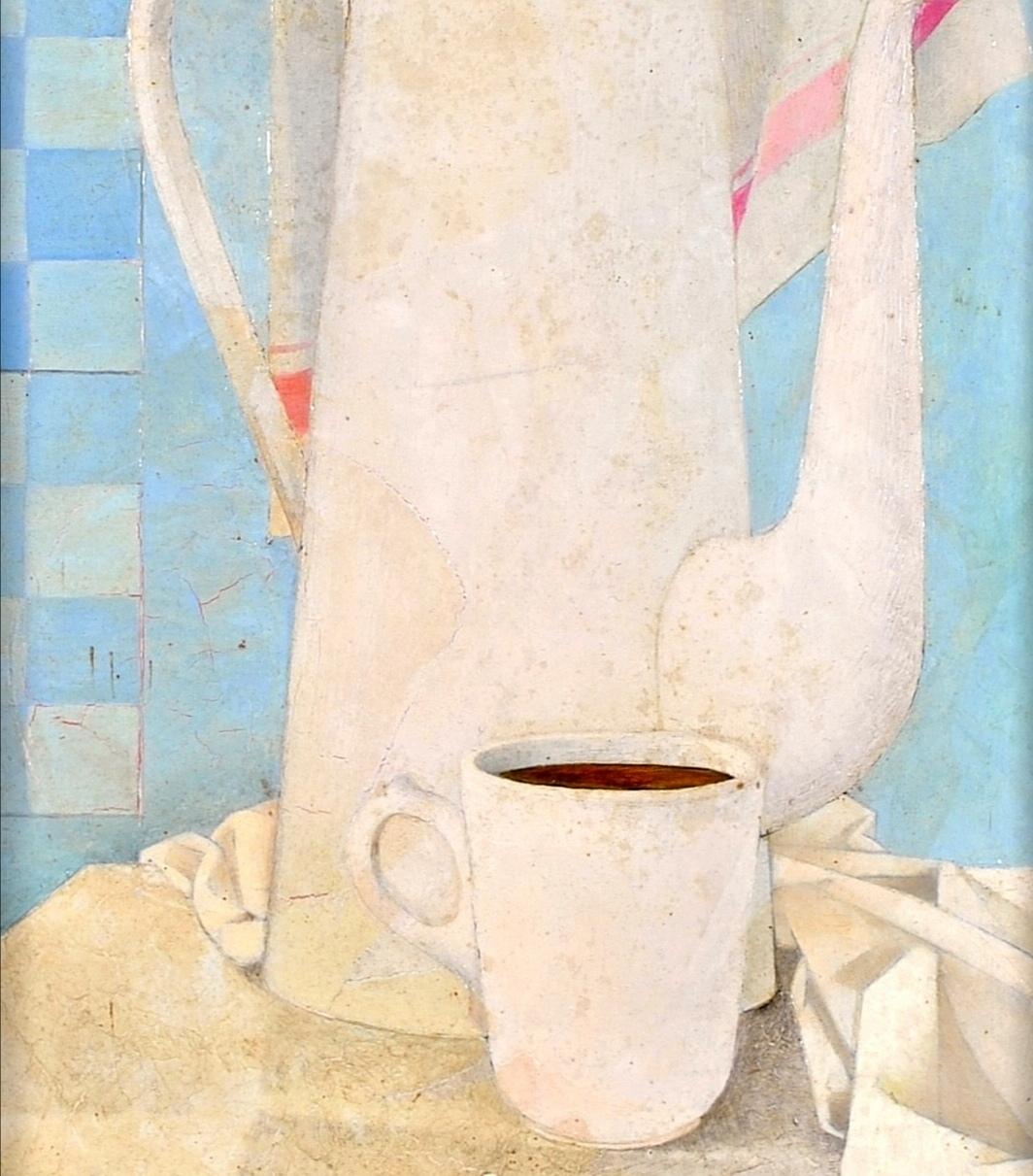 Une belle huile sur panneau cubiste française signée et datée de 1957 représentant une cafetière blanche et une tasse de café. Présentée dans son cadre d'origine en tissu et bois doré.

Une belle peinture à l'huile française originale qui ferait